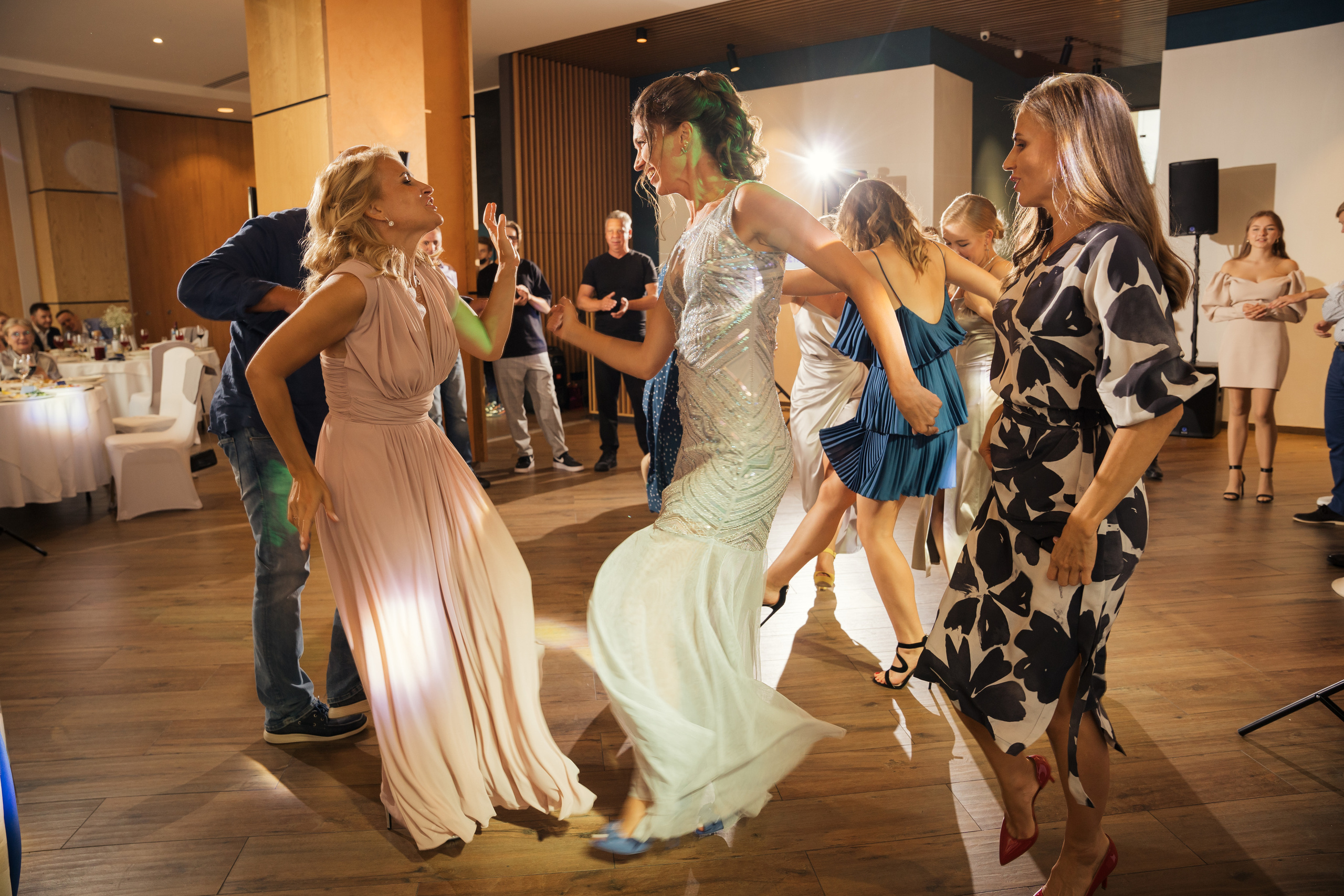 Свадьба в отеле на берегу реки в Архангельске