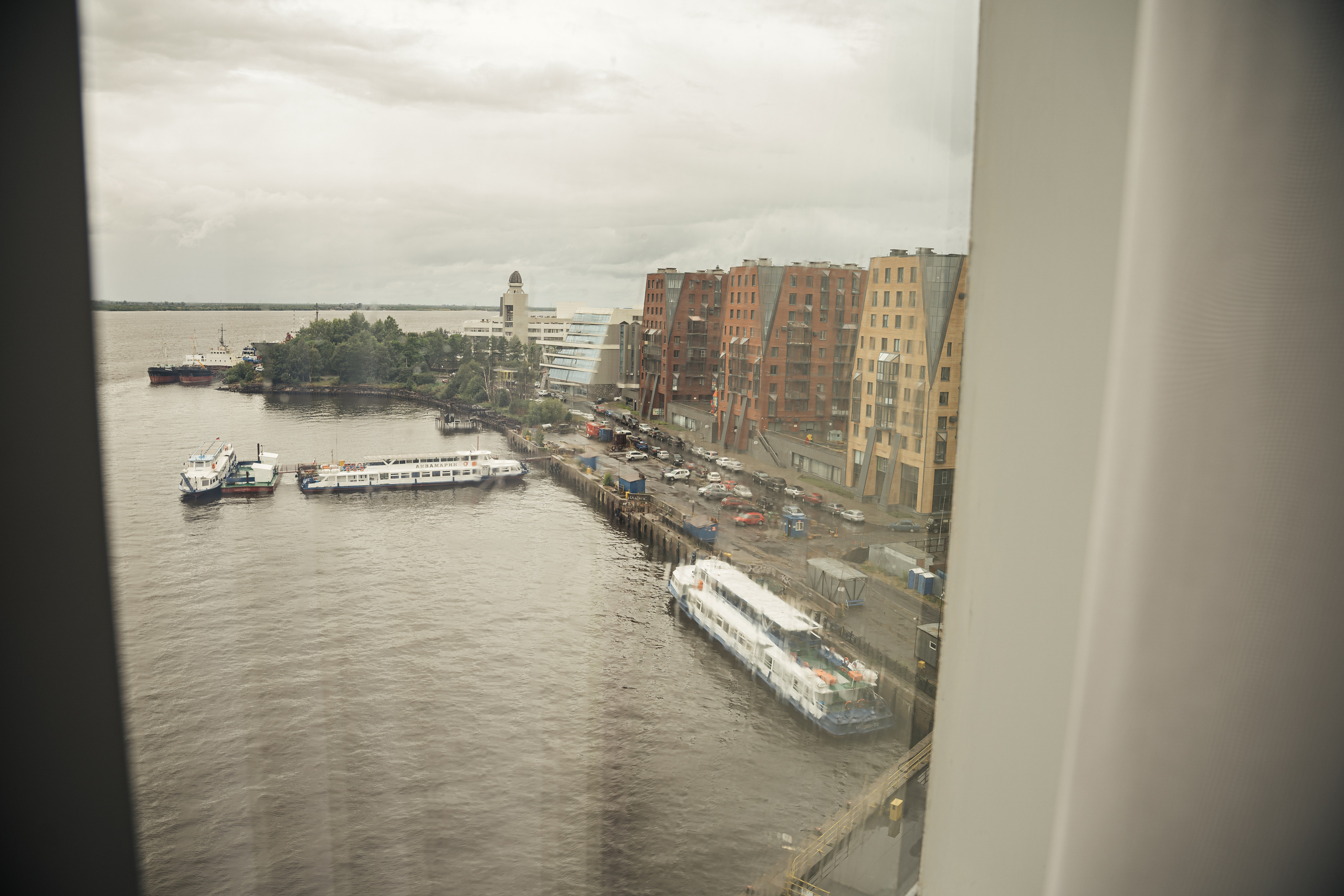 Свадьба в отеле на берегу реки в Архангельске