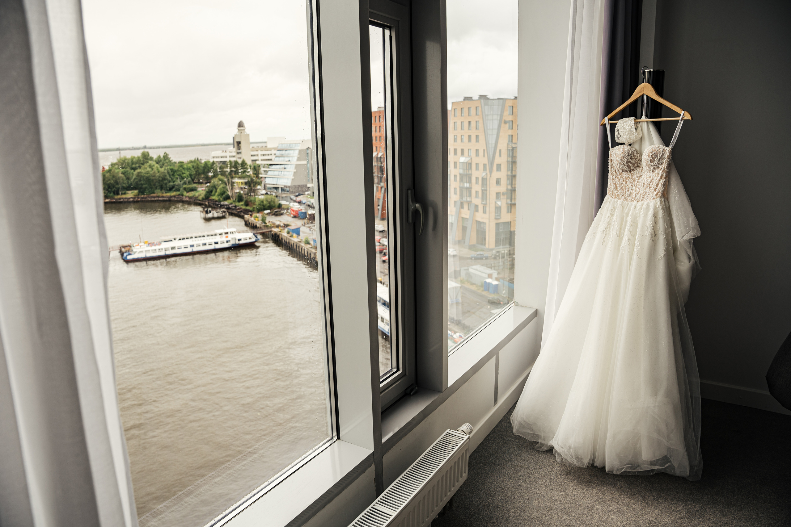 Свадьба в отеле на берегу реки в Архангельске