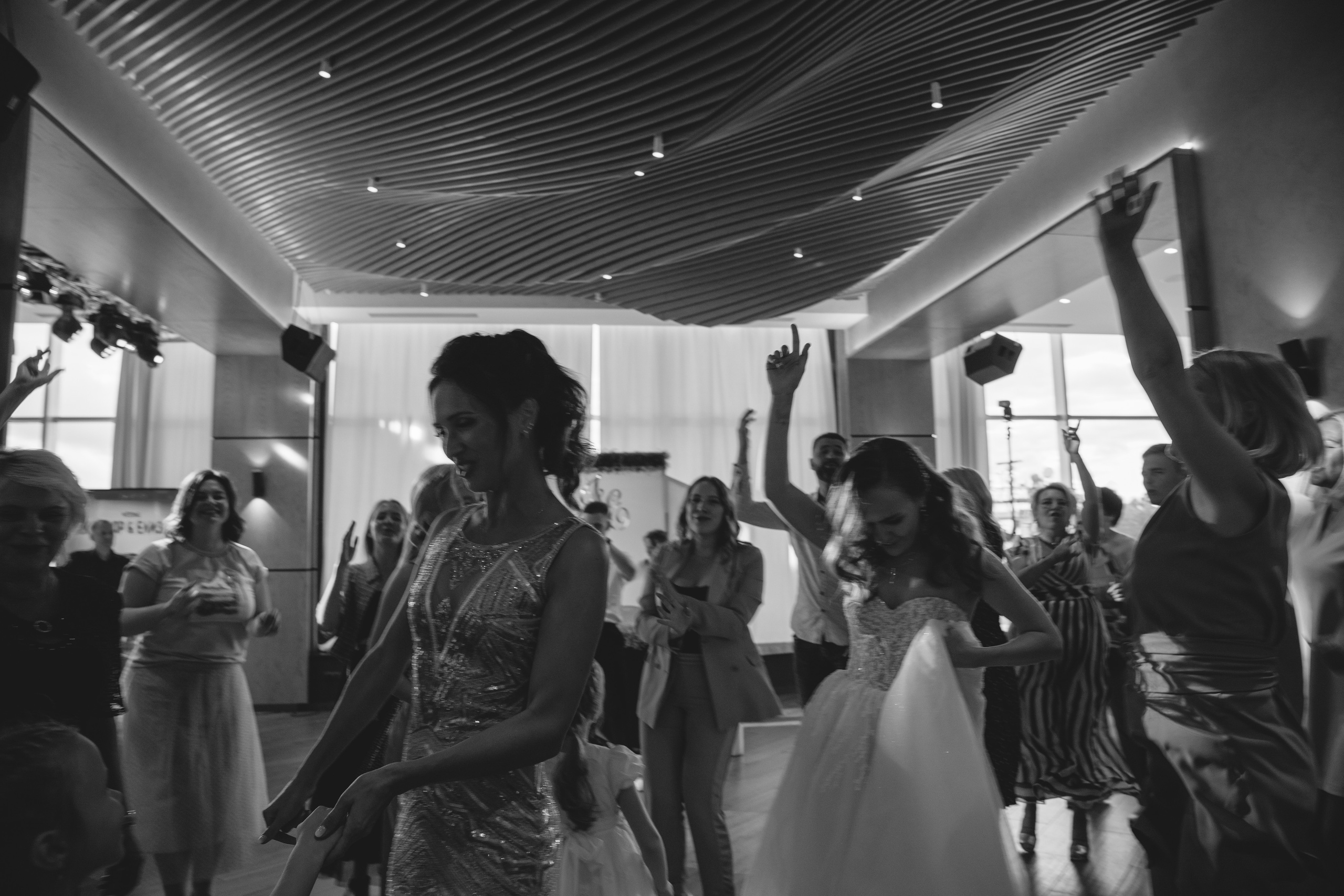 Свадьба в отеле на берегу реки в Архангельске