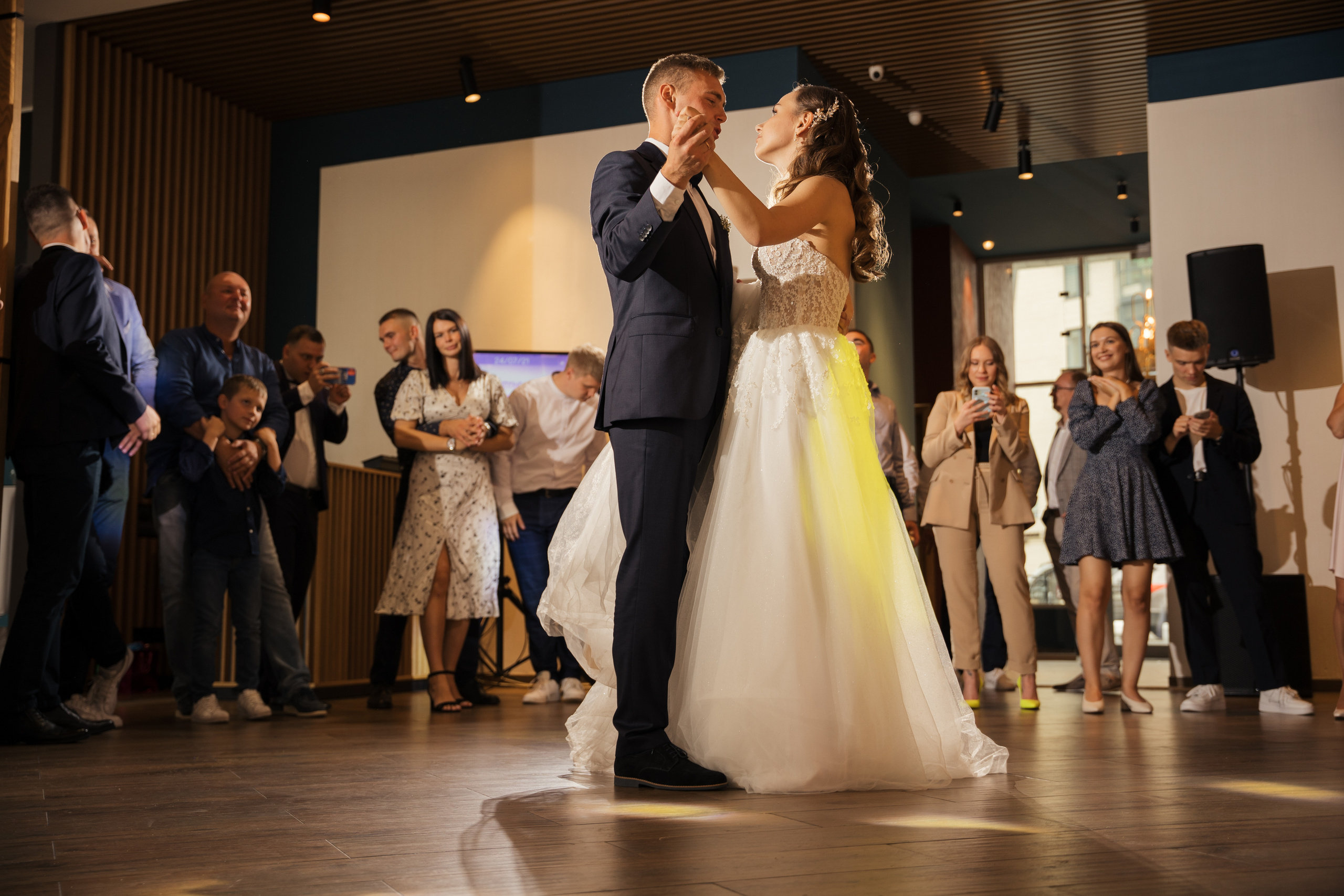 Свадьба в отеле на берегу реки в Архангельске