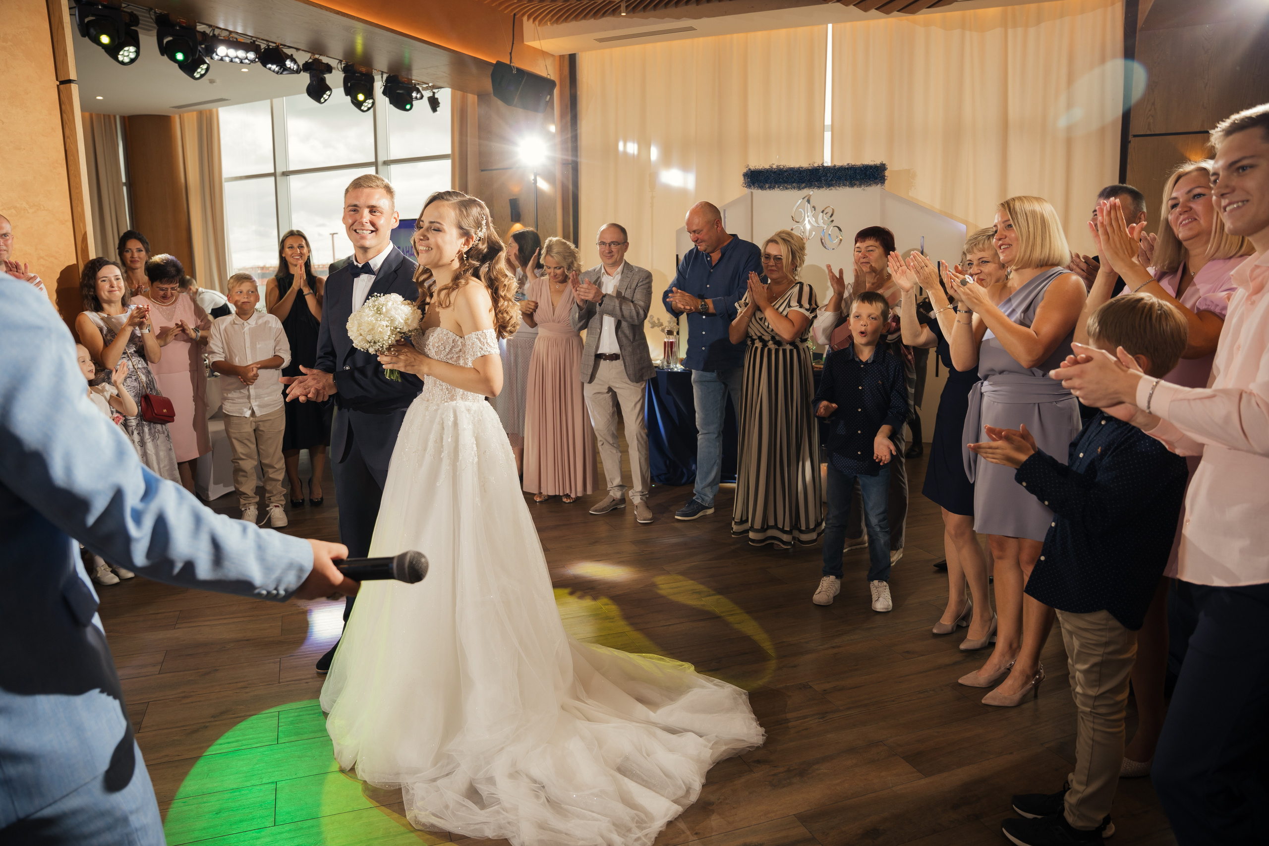 Свадьба в отеле на берегу реки в Архангельске