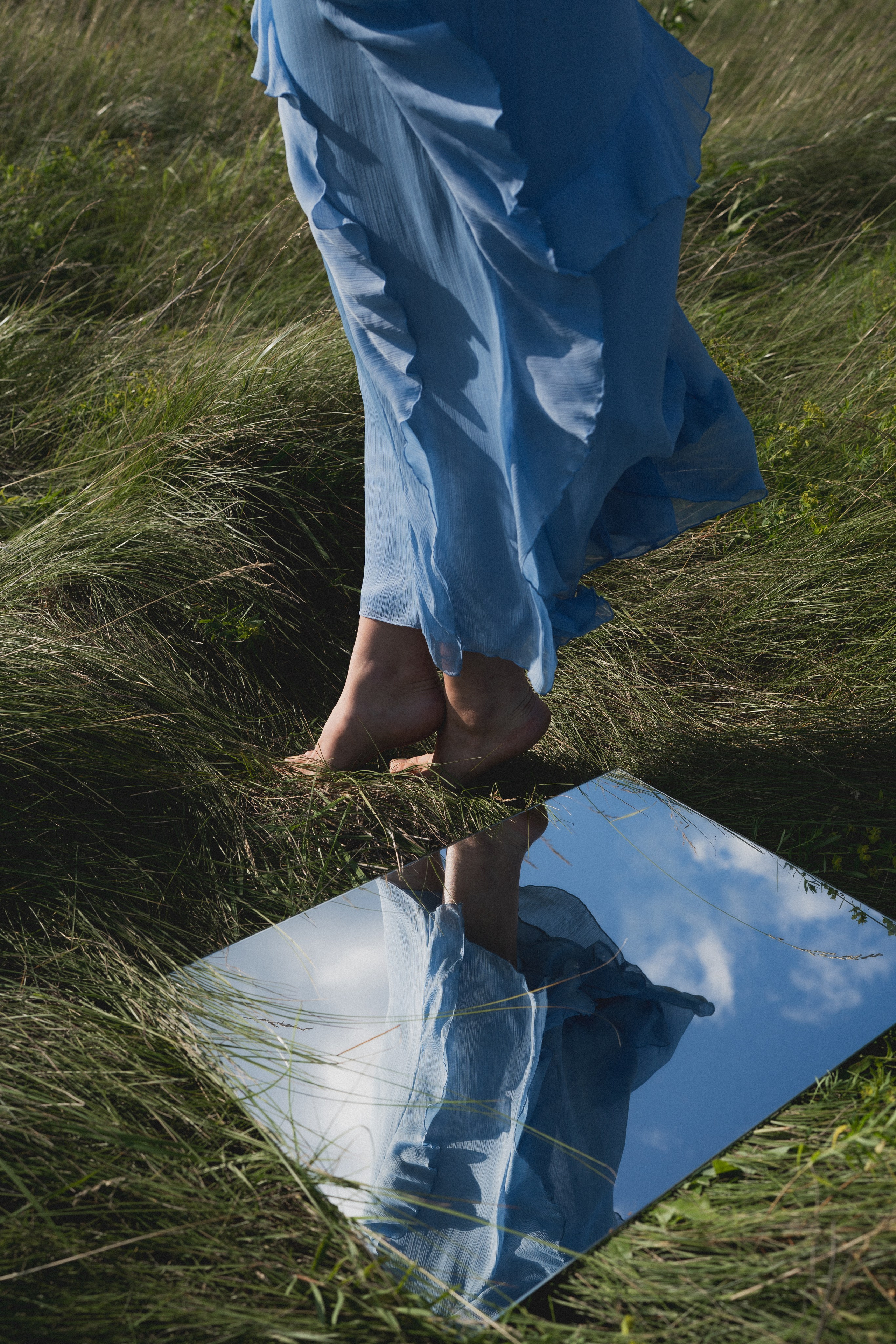 Девушка в платье цвета неба. Индивидуальный фотограф в Красноярске