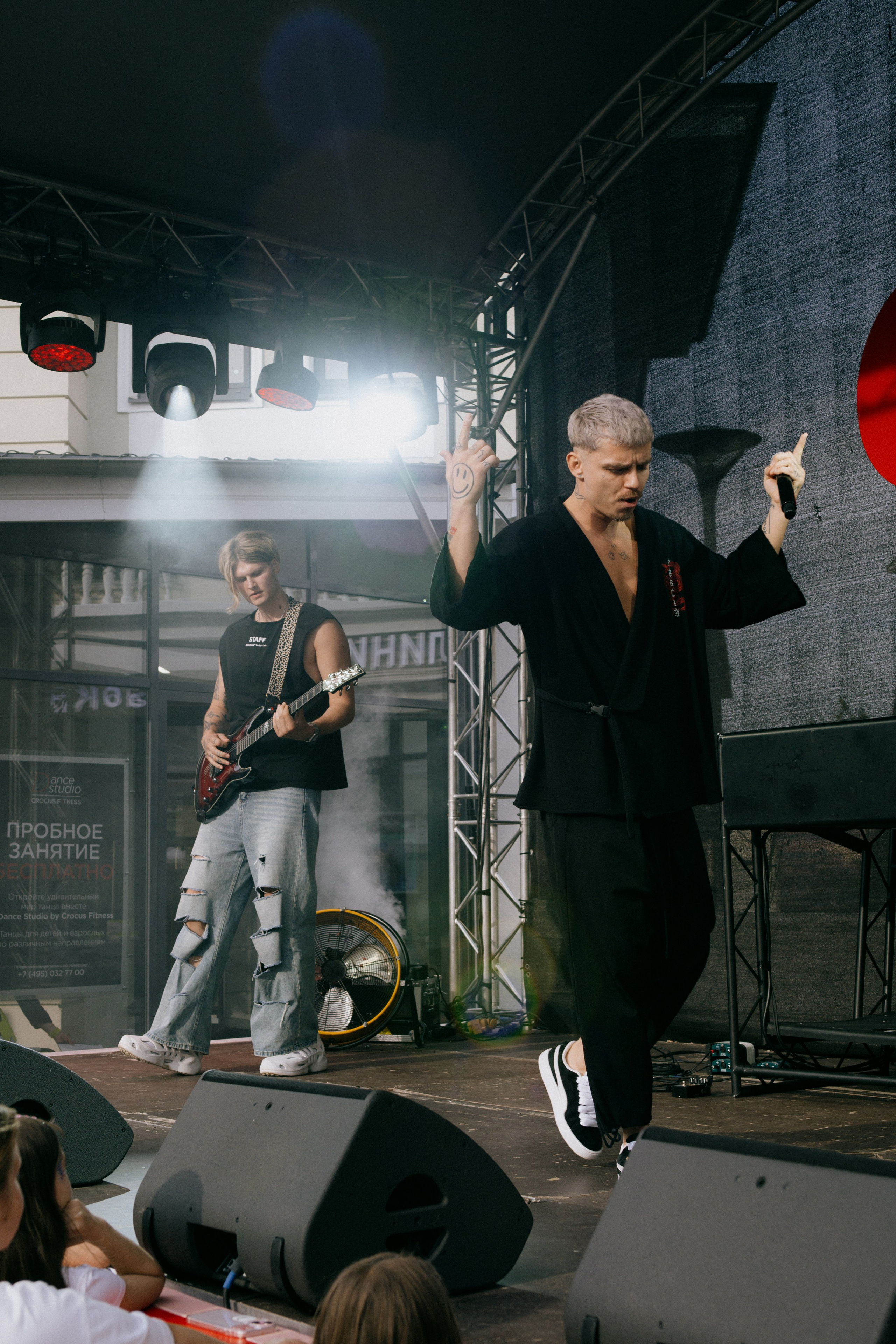 OK Mag SUMMER FEST 2025. Бэкстейдж и репортажный фотограф в Москве Артем Онацко