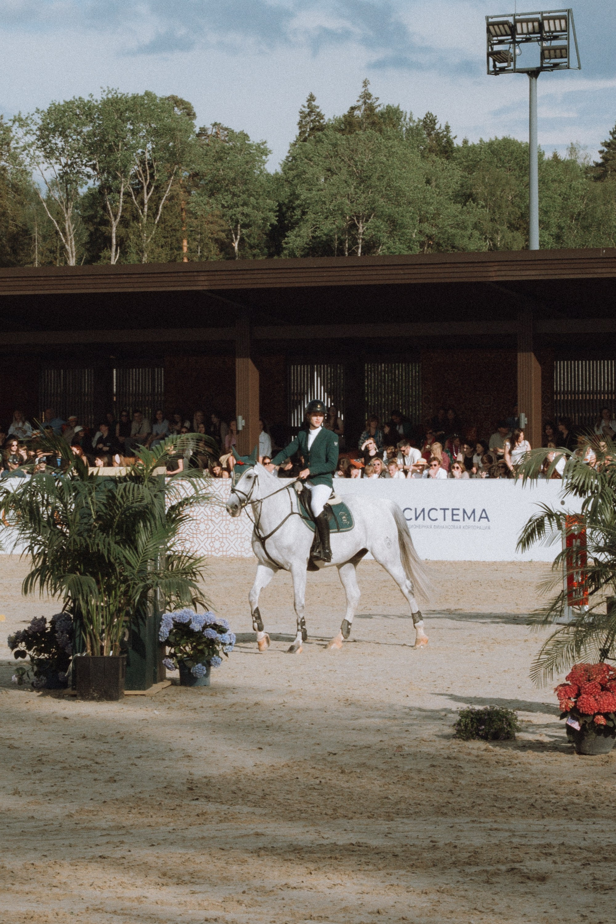 Emerald Stables CUP 2025. Бэкстейдж и репортажный фотограф в Москве Артем Онацко