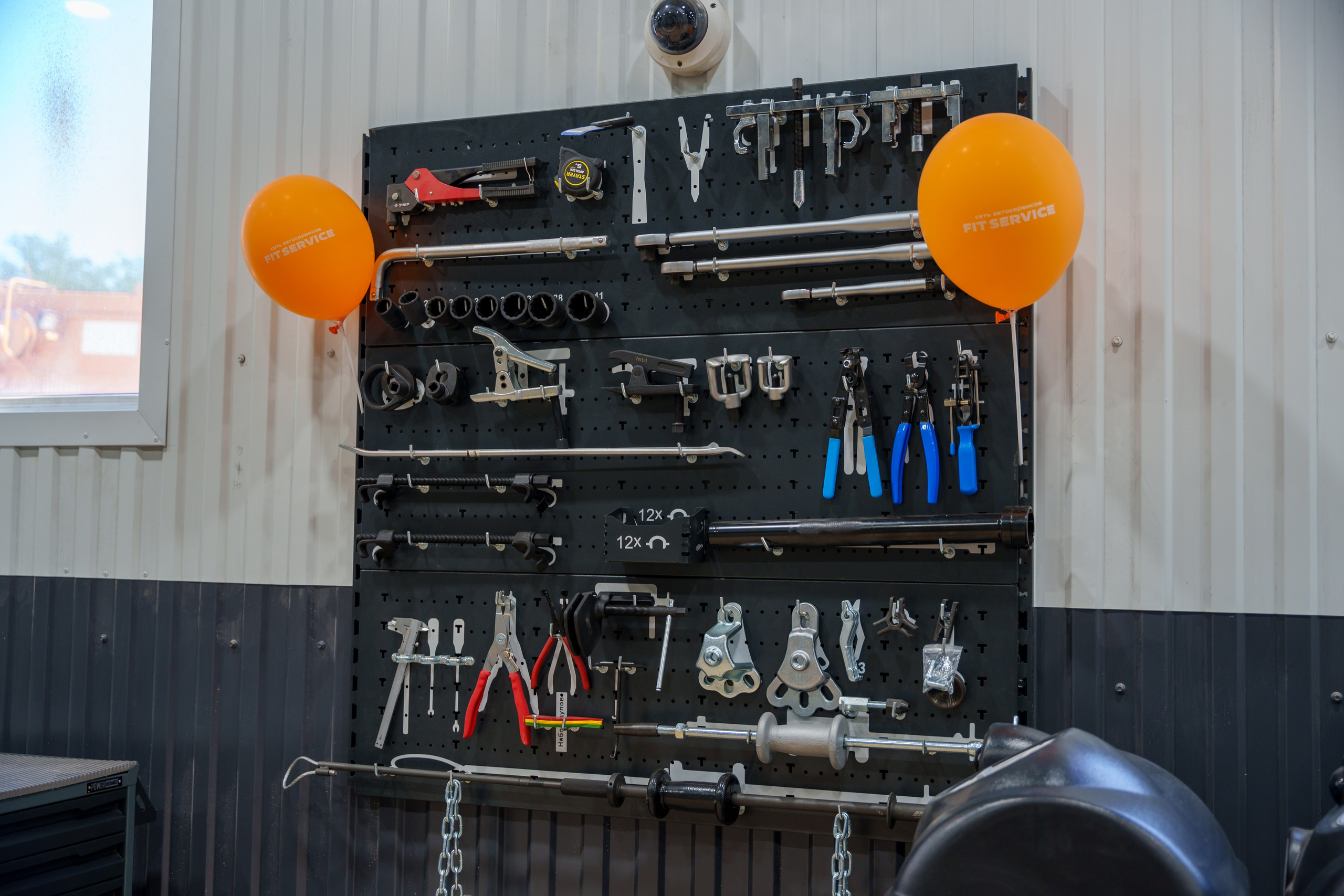 Интерьерная фотосъемка автосервиса Fit Service в Краснодаре — Профессиональная фотосъемка интерьера техцентра в Краснодаресеть СТО. Шедевры для Вас! Фотограф и Видеограф в Краснодаре Пахиев Руслан