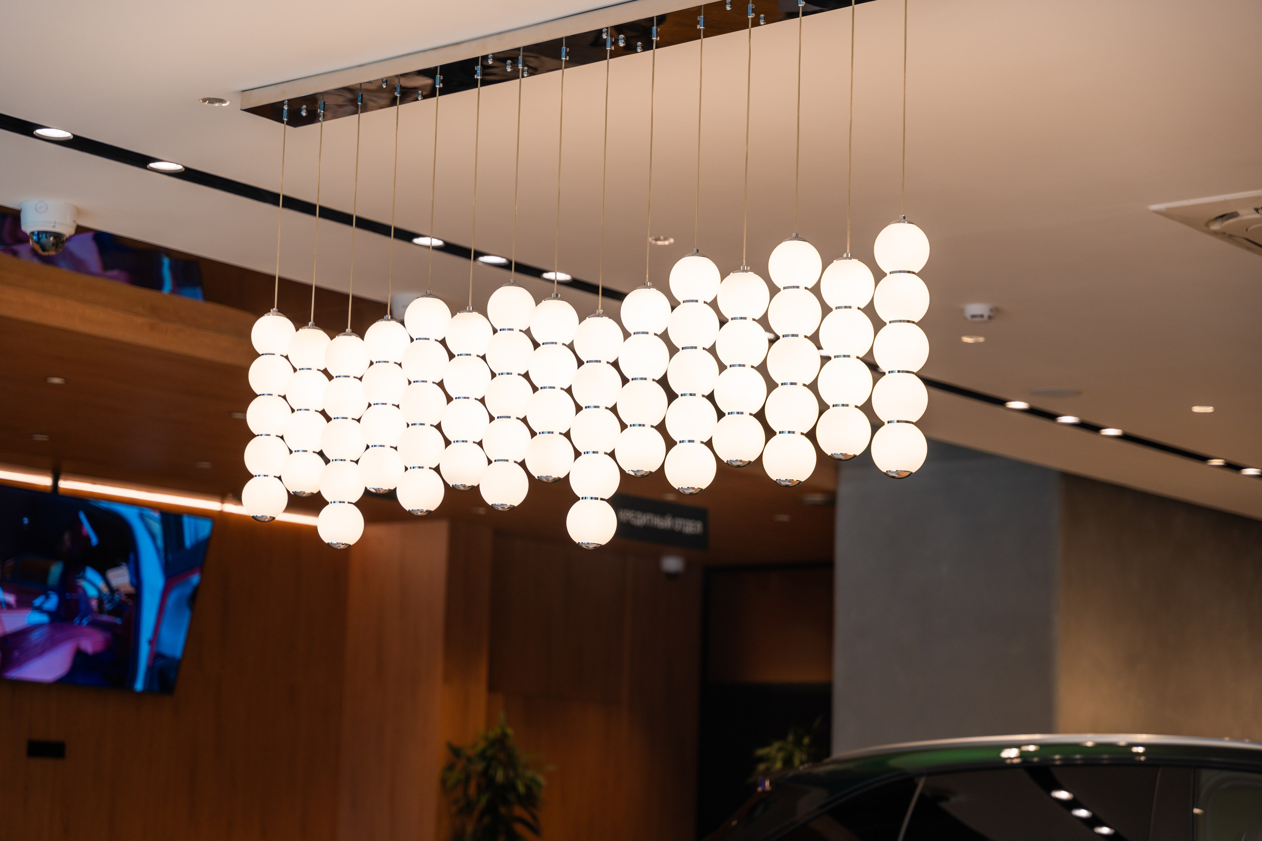 Интерьерная фотосъемка автосалона Elrus в Краснодаре. Zeekr, LiXiang Профессиональная фотосъемка интерьера премиум-автосалона в Краснодаре. Шедевры для Вас! Фотограф и Видеограф в Краснодаре Пахиев Руслан