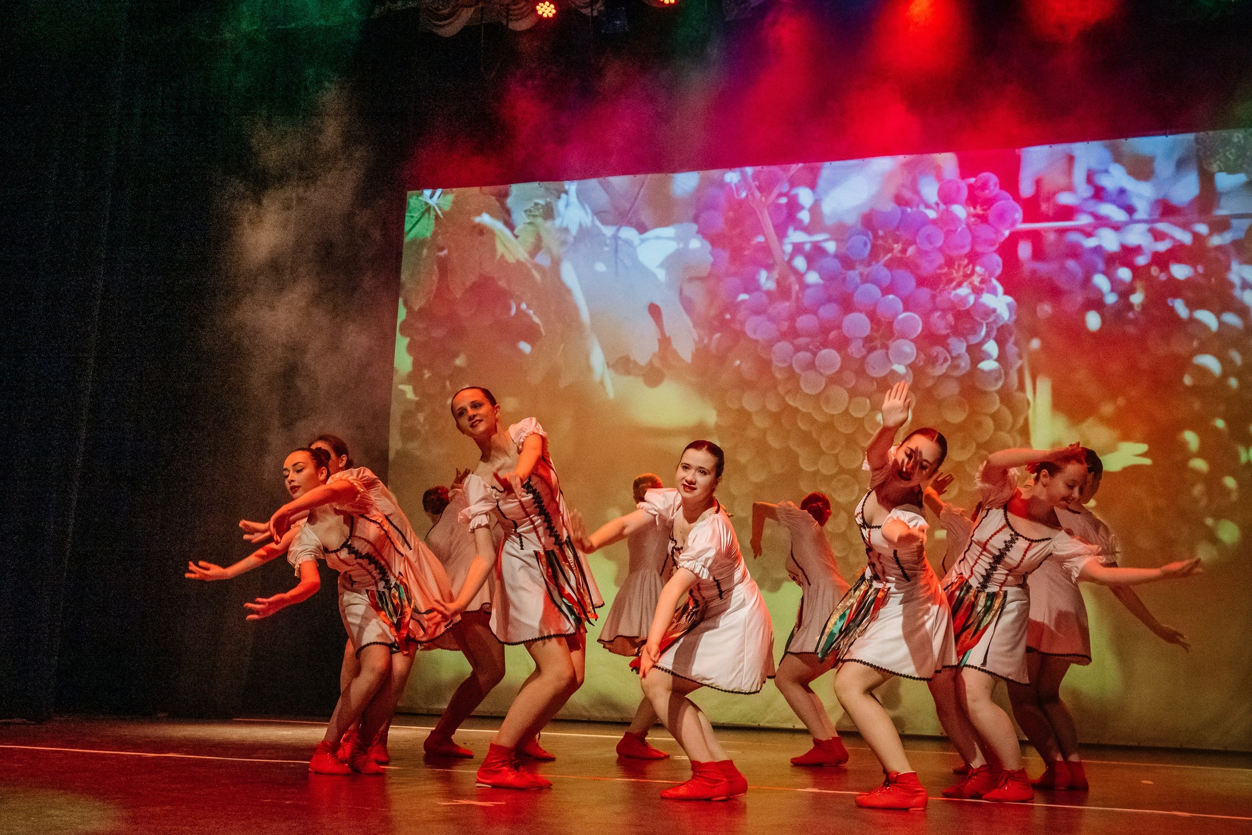 Танцы. Фотограф Елена Рогашкова