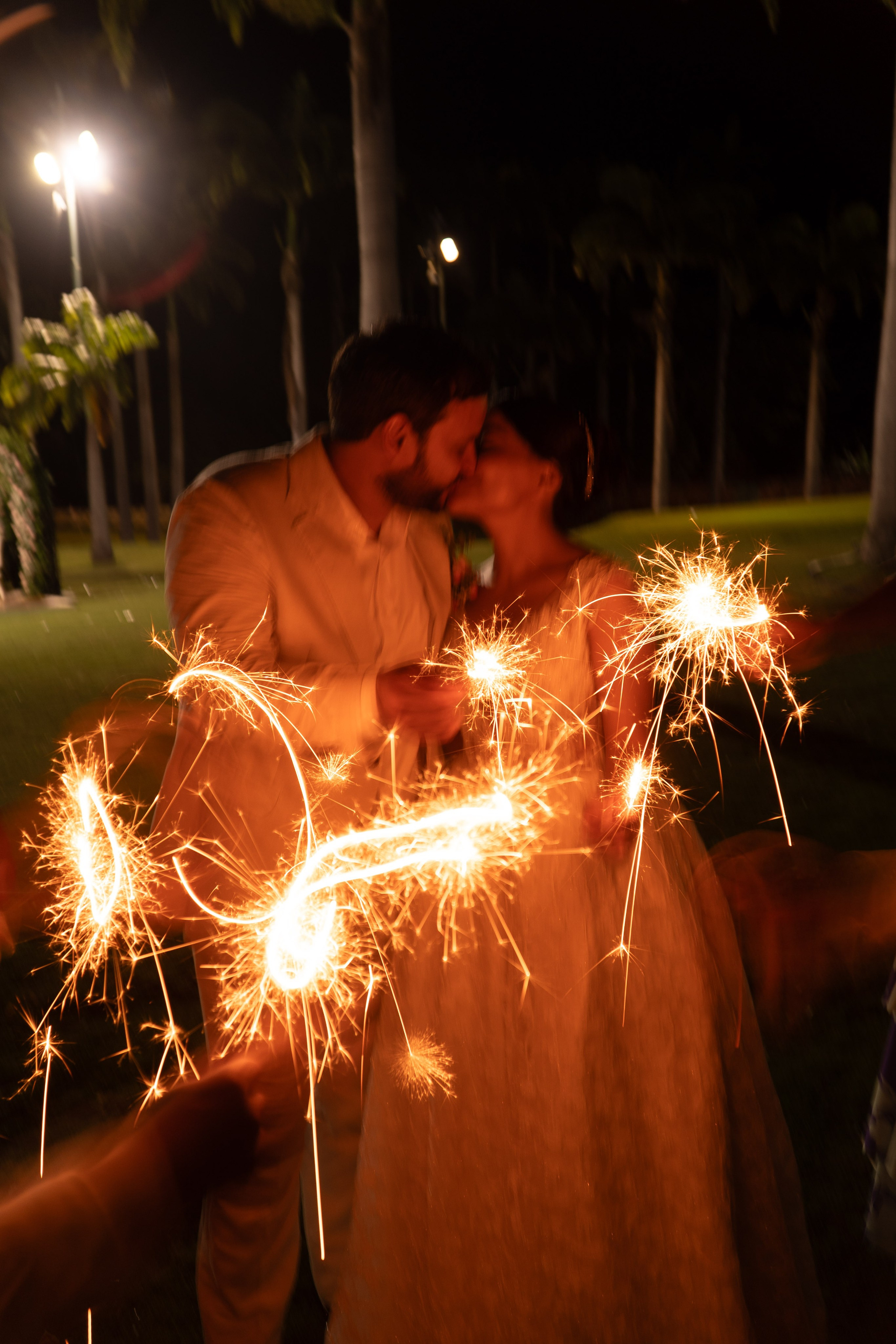 Carola & Gerson. Wedding Photographer in Barcelona and Medellin