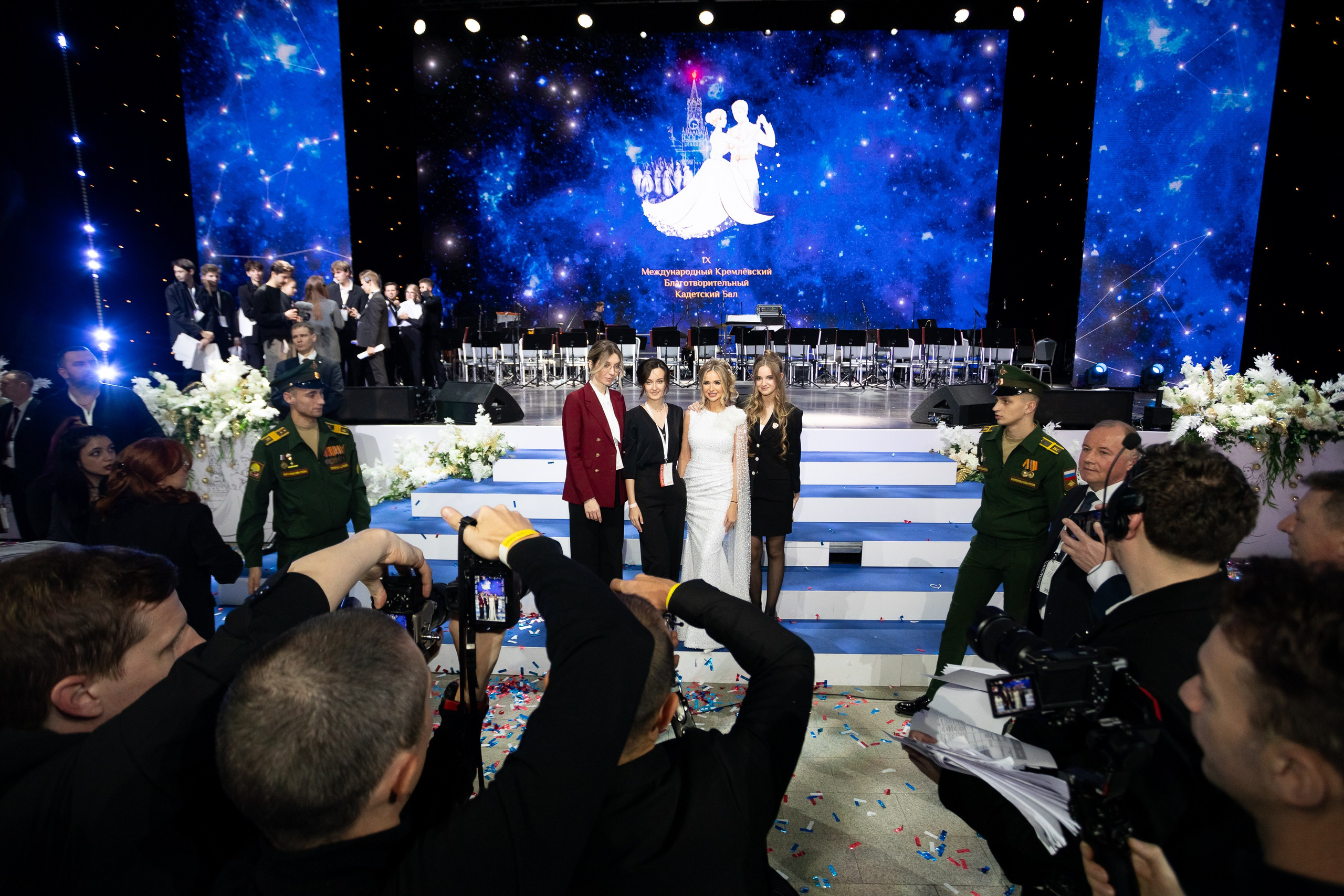 Кадетский бал. VICTOR SAPOZHNIKOV