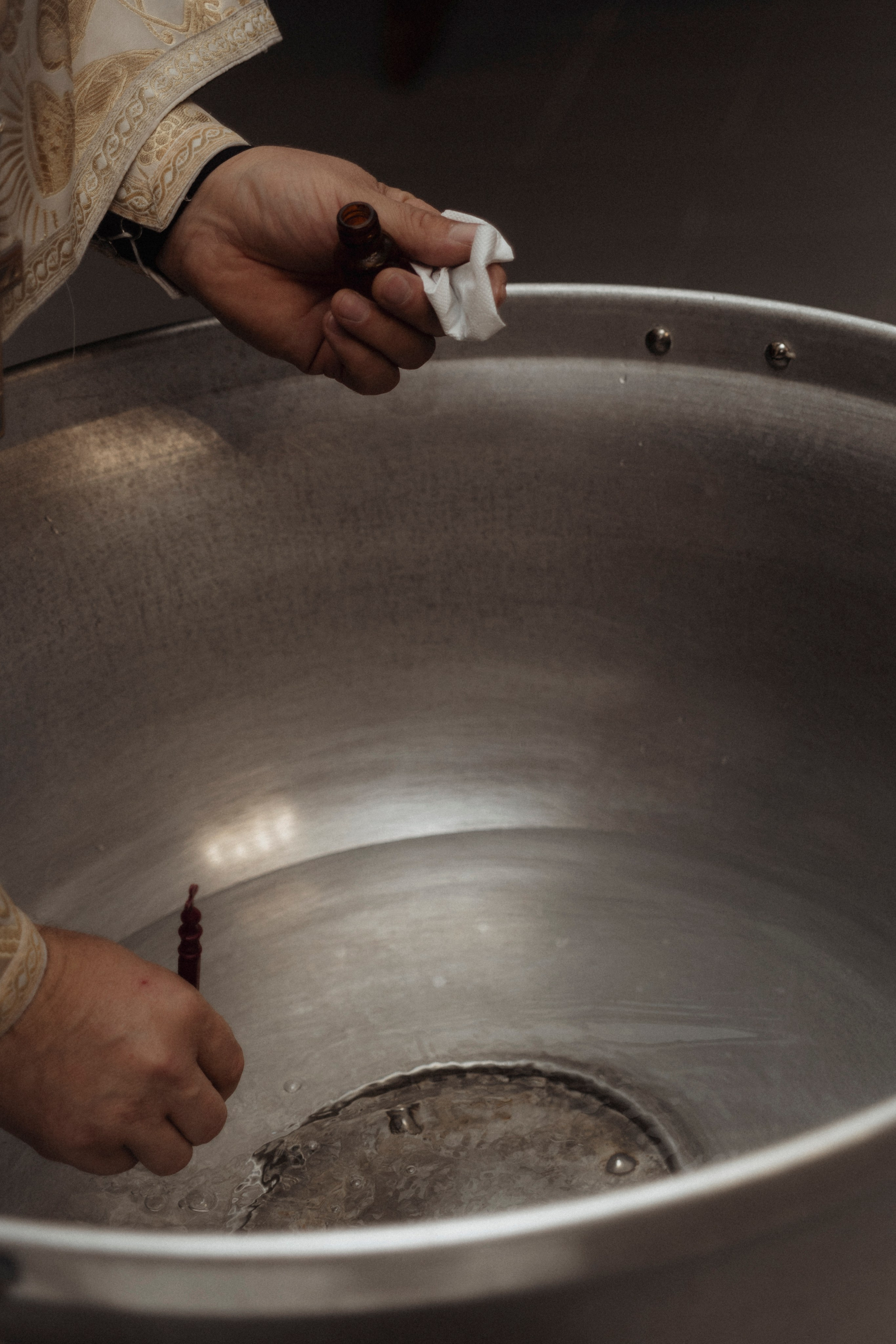 Крещение Эсмира. Я — фотограф, который помогает запечатлеть самые важные моменты вашей жизни!