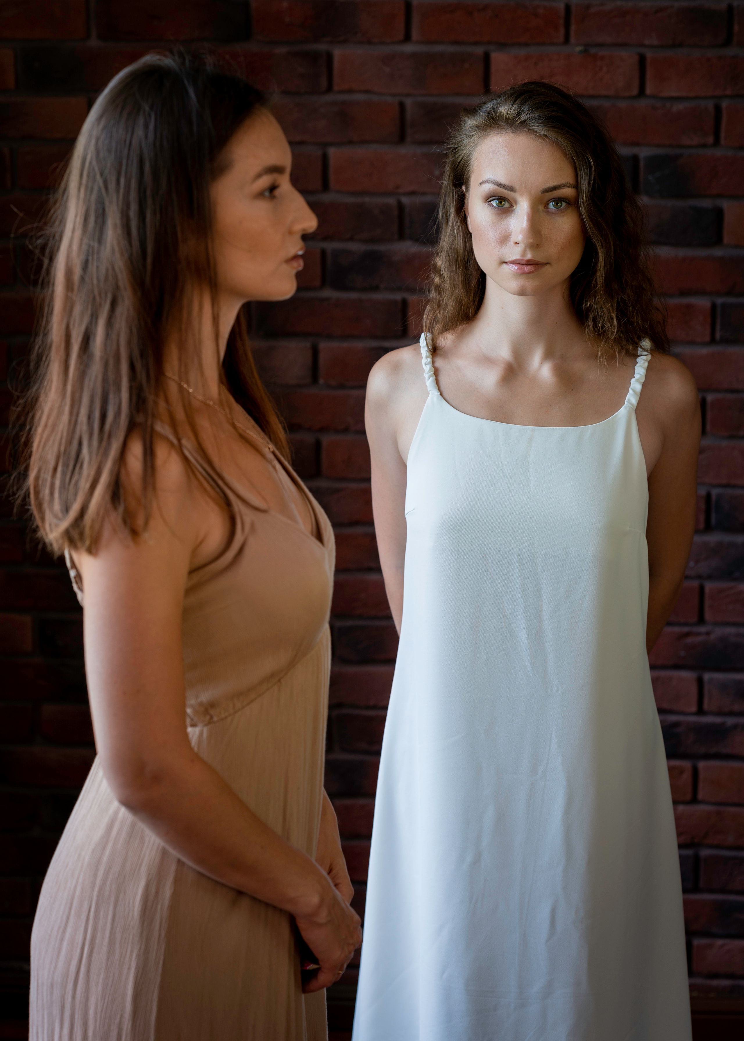 Семейная фотосессия сестёр в студии