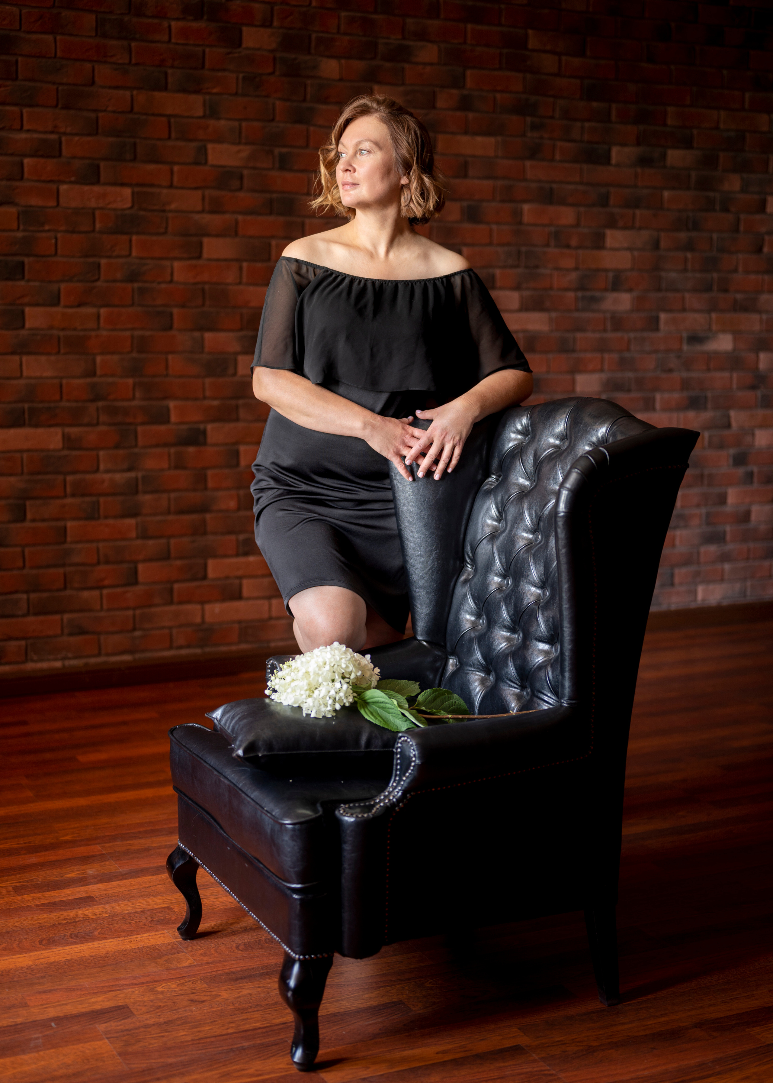 Портретная фотосессия женщины с глазами цвета моря