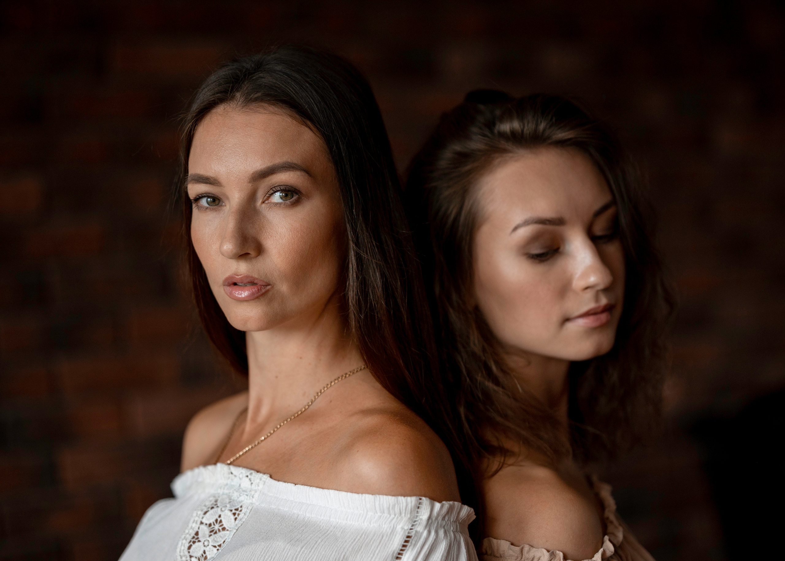 Семейная фотосессия сестёр в студии