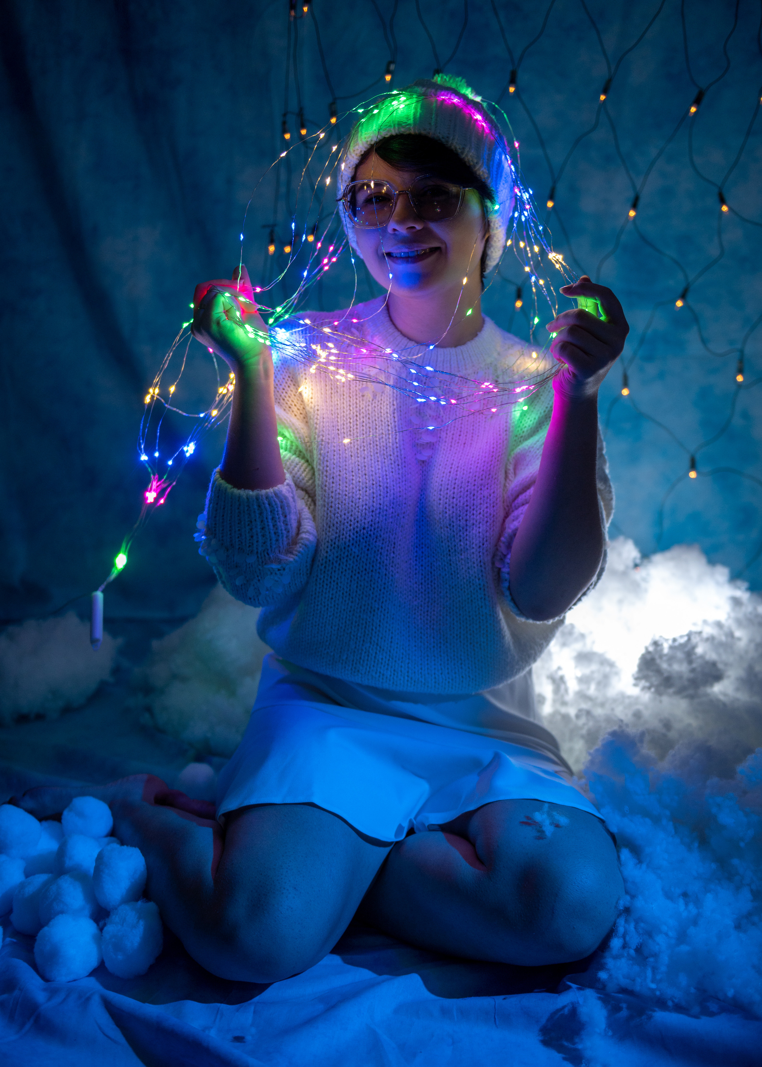 Новогодняя фотосессия с гирляндами в студии