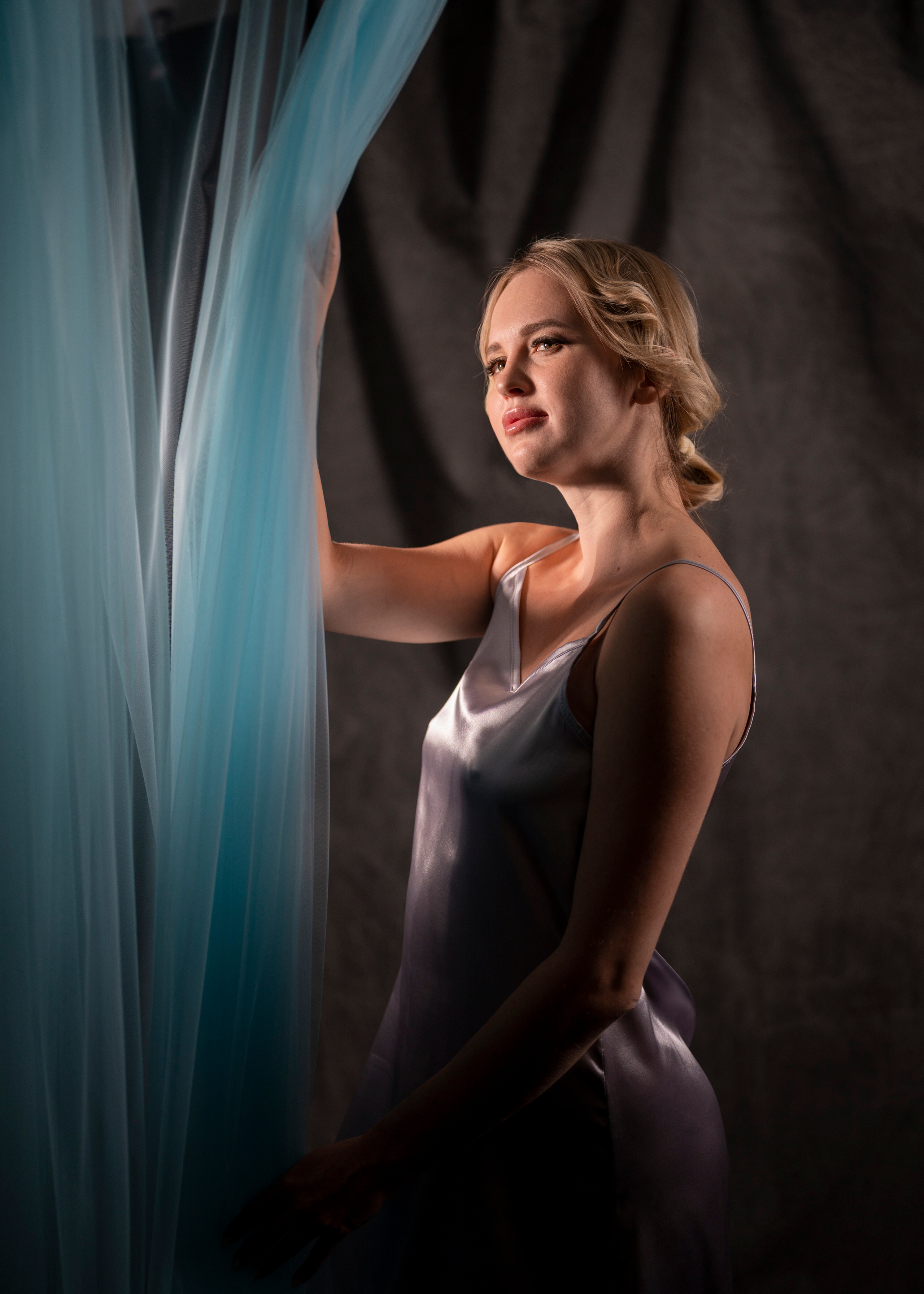 Портретная съёмка (фотосессия) девушки с воздушной тюлью