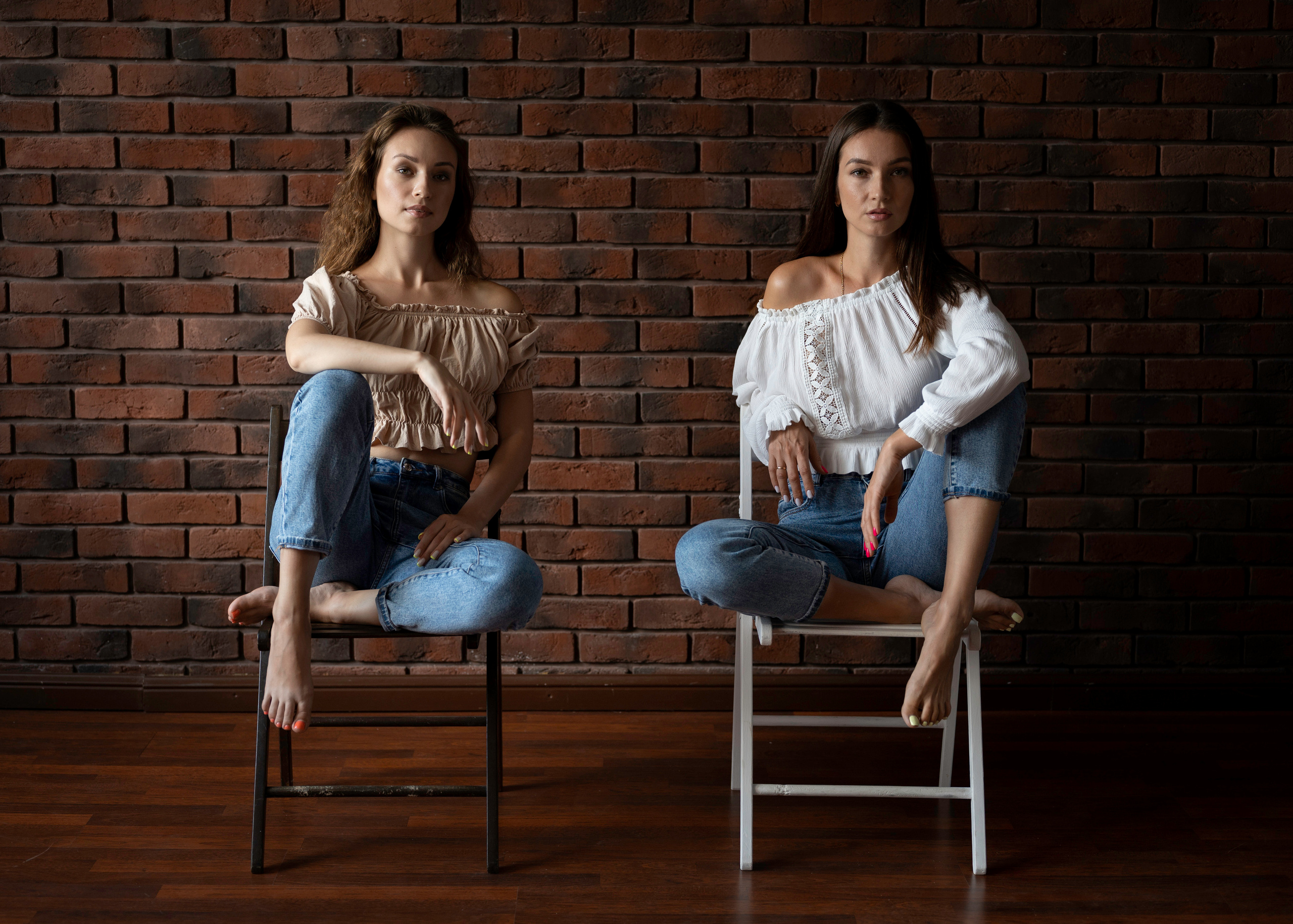 Семейная фотосессия сестёр в студии