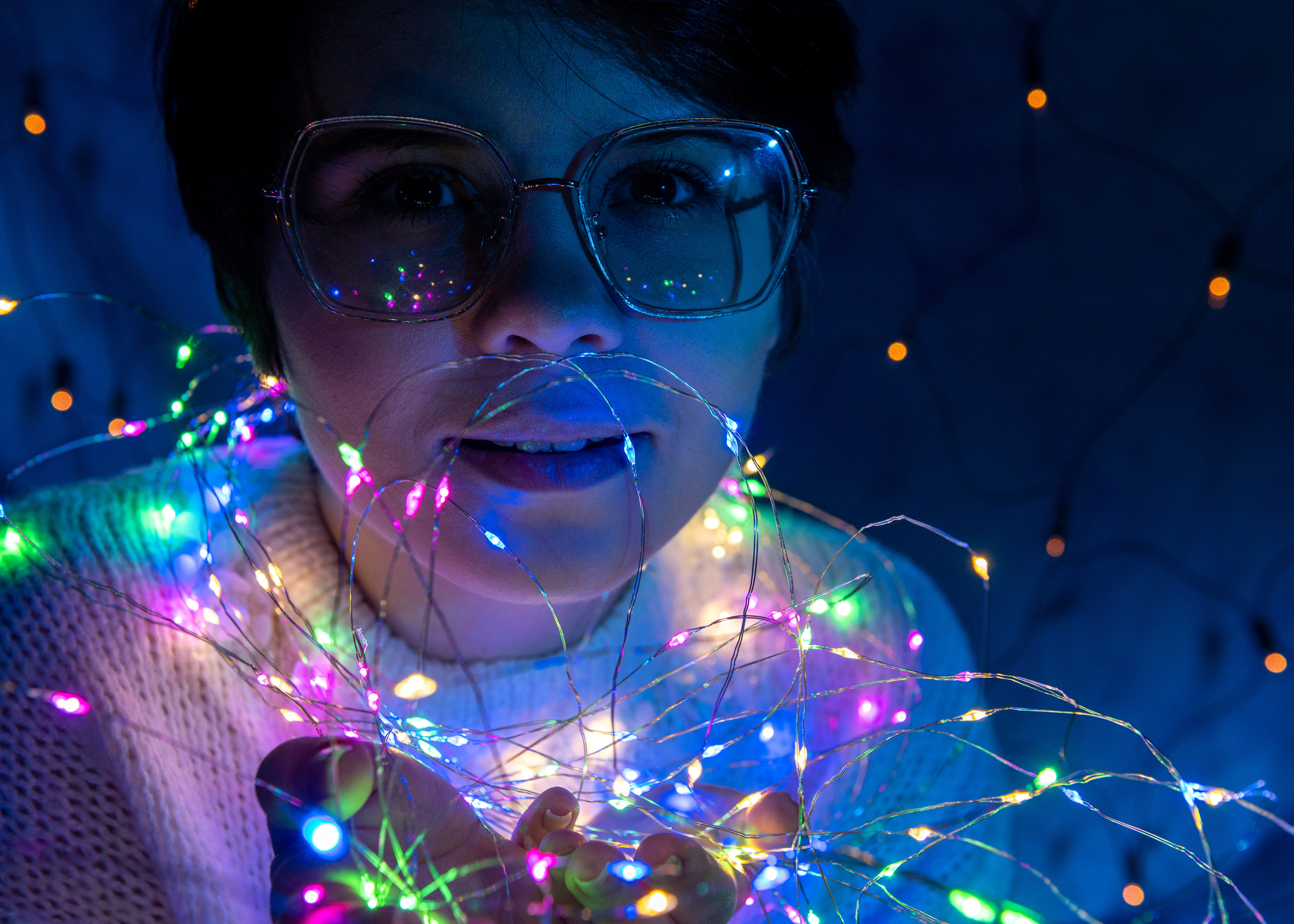 Новогодняя фотосессия с гирляндами в студии