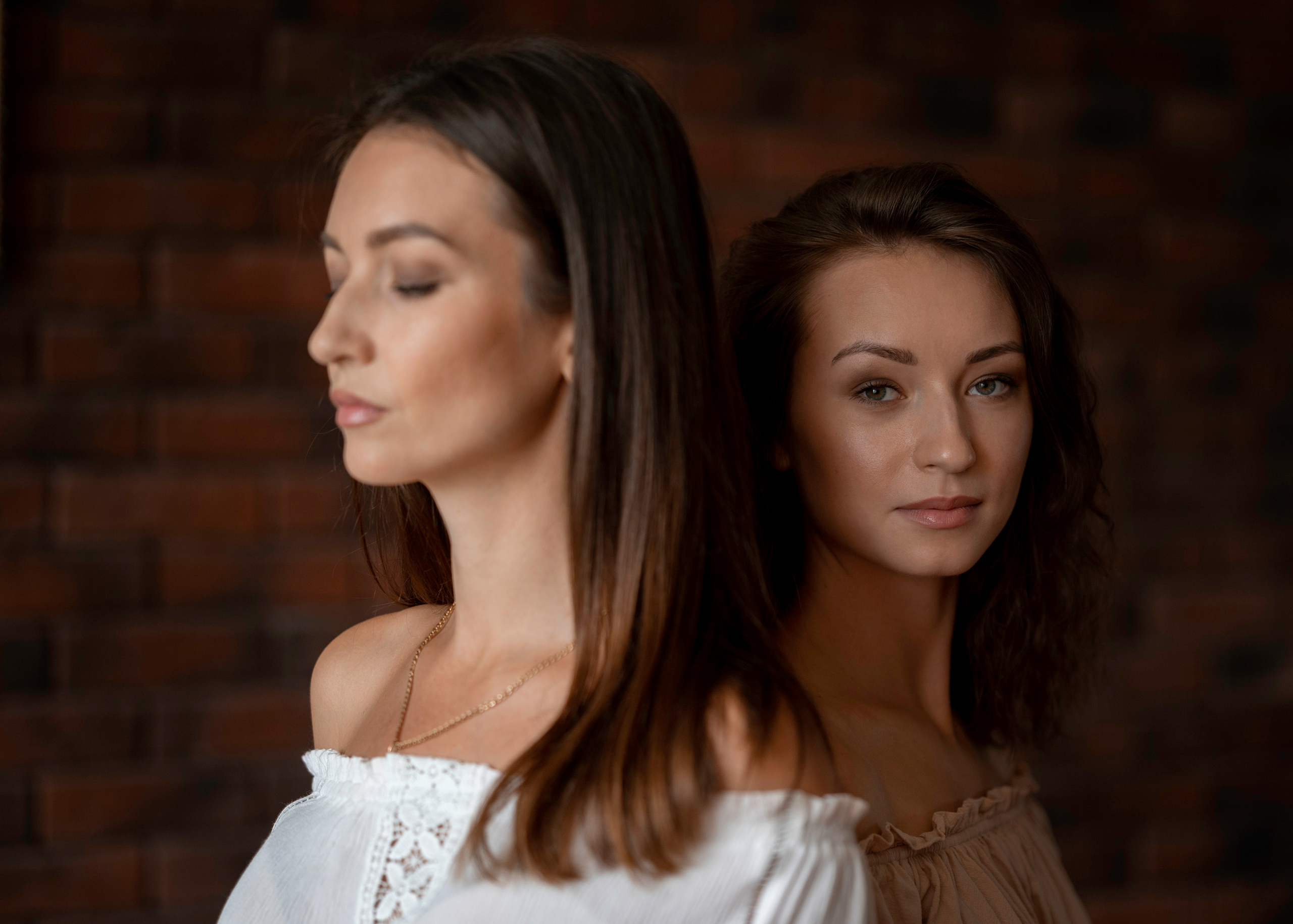 Семейная фотосессия сестёр в студии