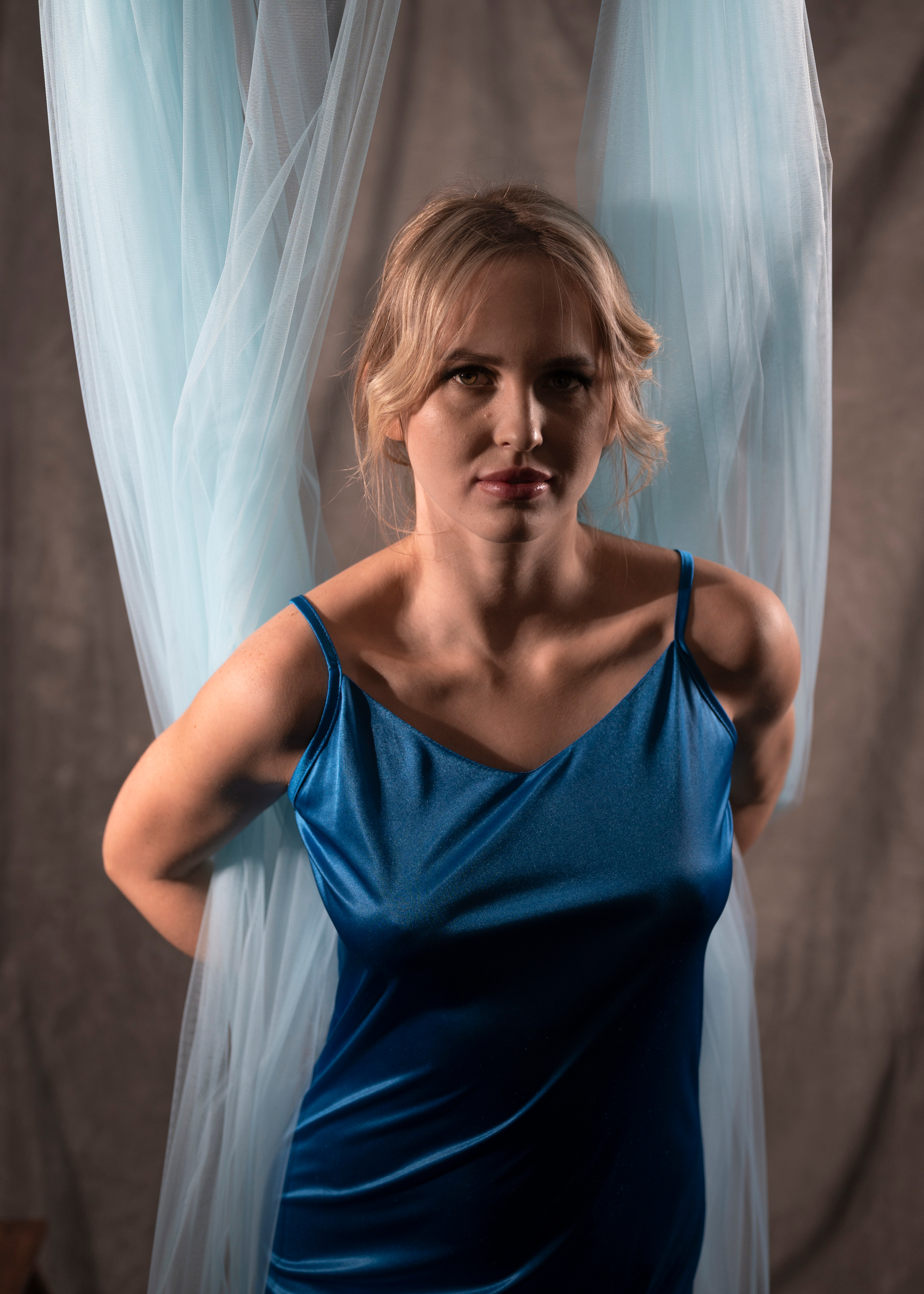 Портретная съёмка (фотосессия) девушки с воздушной тюлью