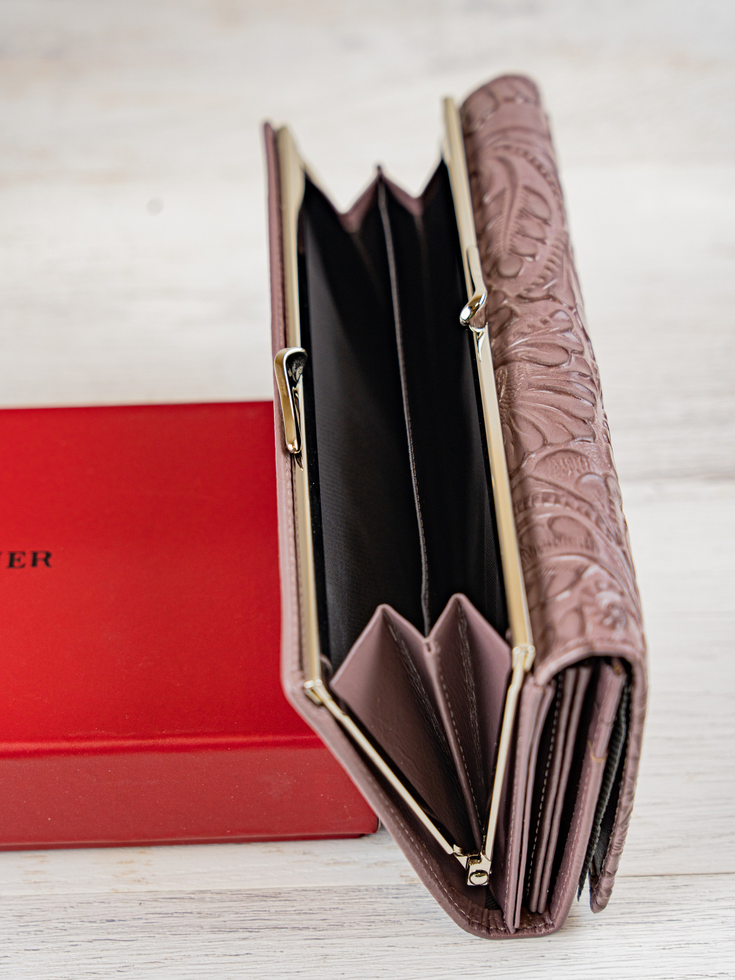 Фотосъемка кошельков для Маркетплейсов. Фотограф в городе Владимир