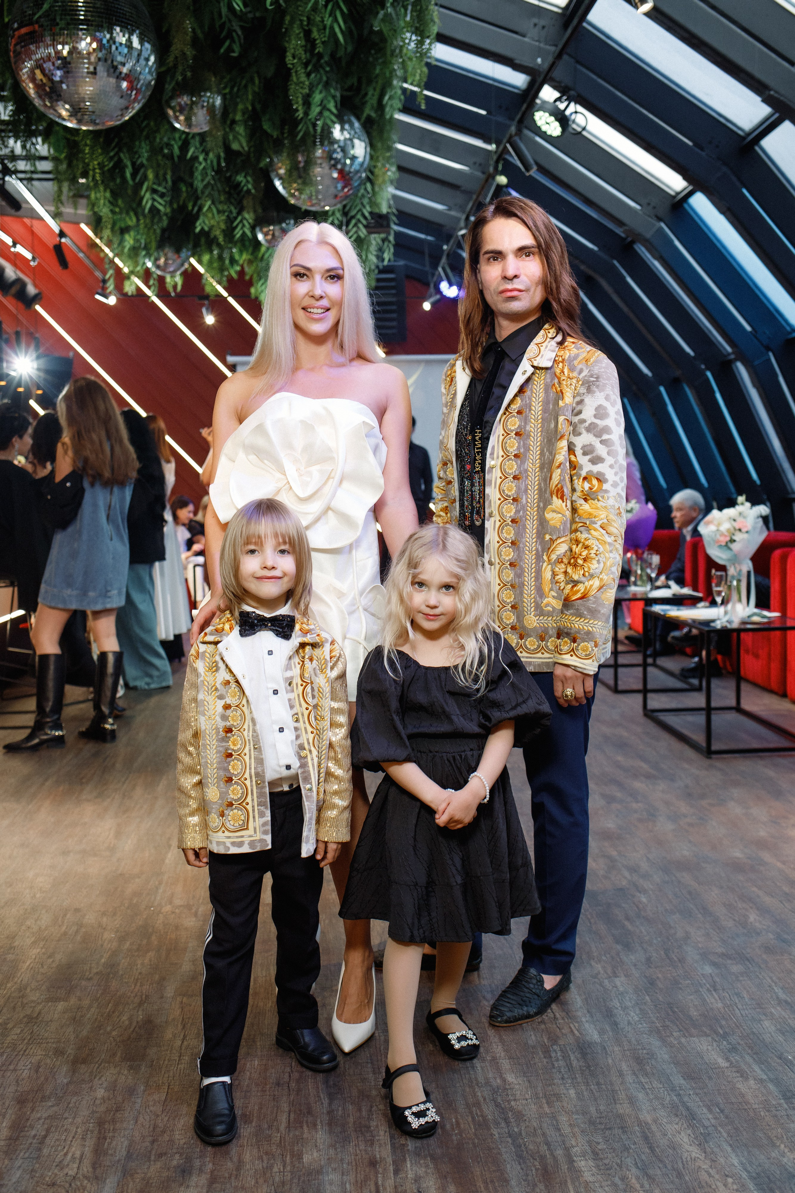 QUEEN KHV [12 ЛЕТ]. СВОИ. ФОТООТЧЕТЫ-СОБЫТИЯ-МЕСТА