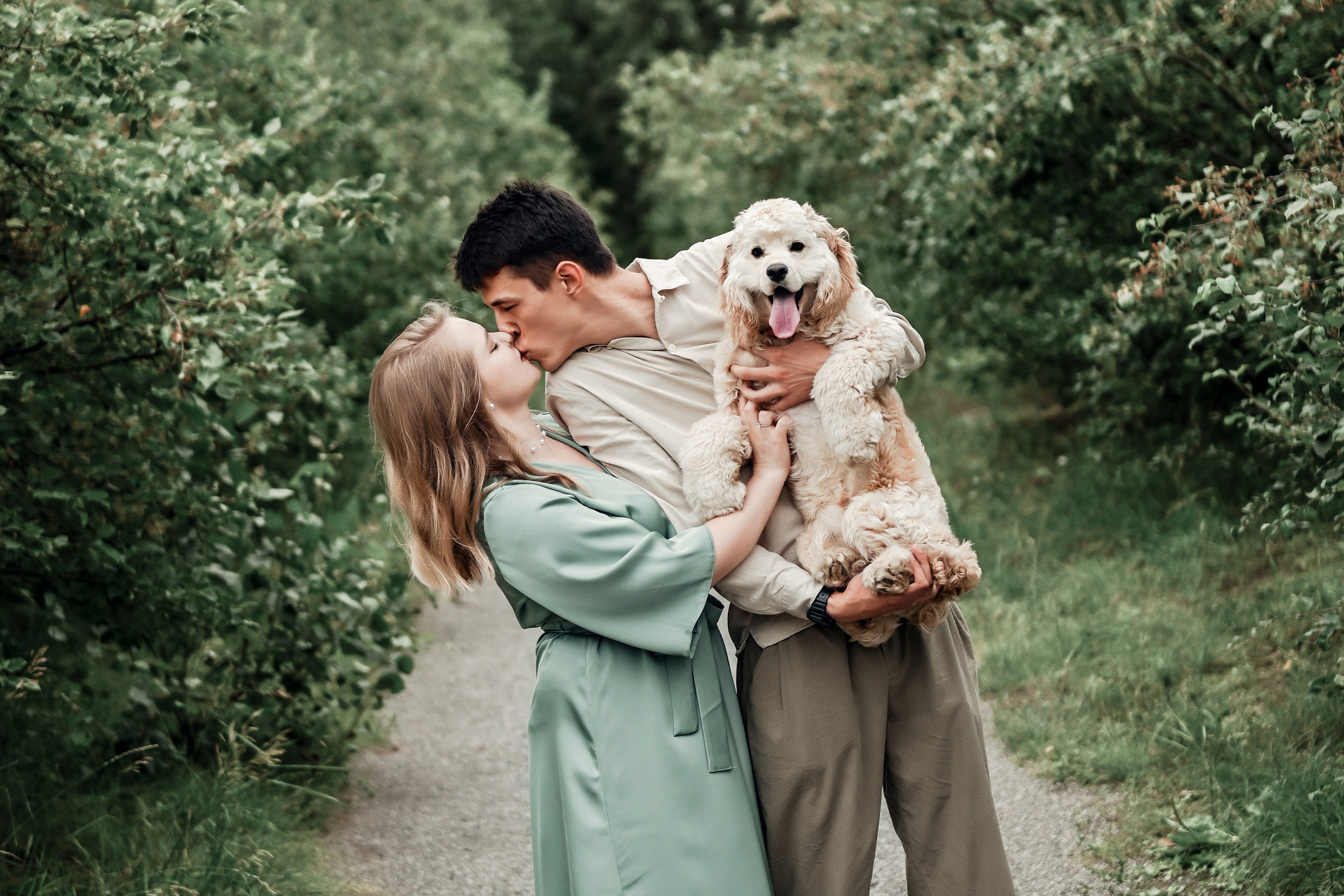Love story прогулка вместе с песиком))). Свадебный, семейный, детский, контент фотограф в Омске Максим Ильин