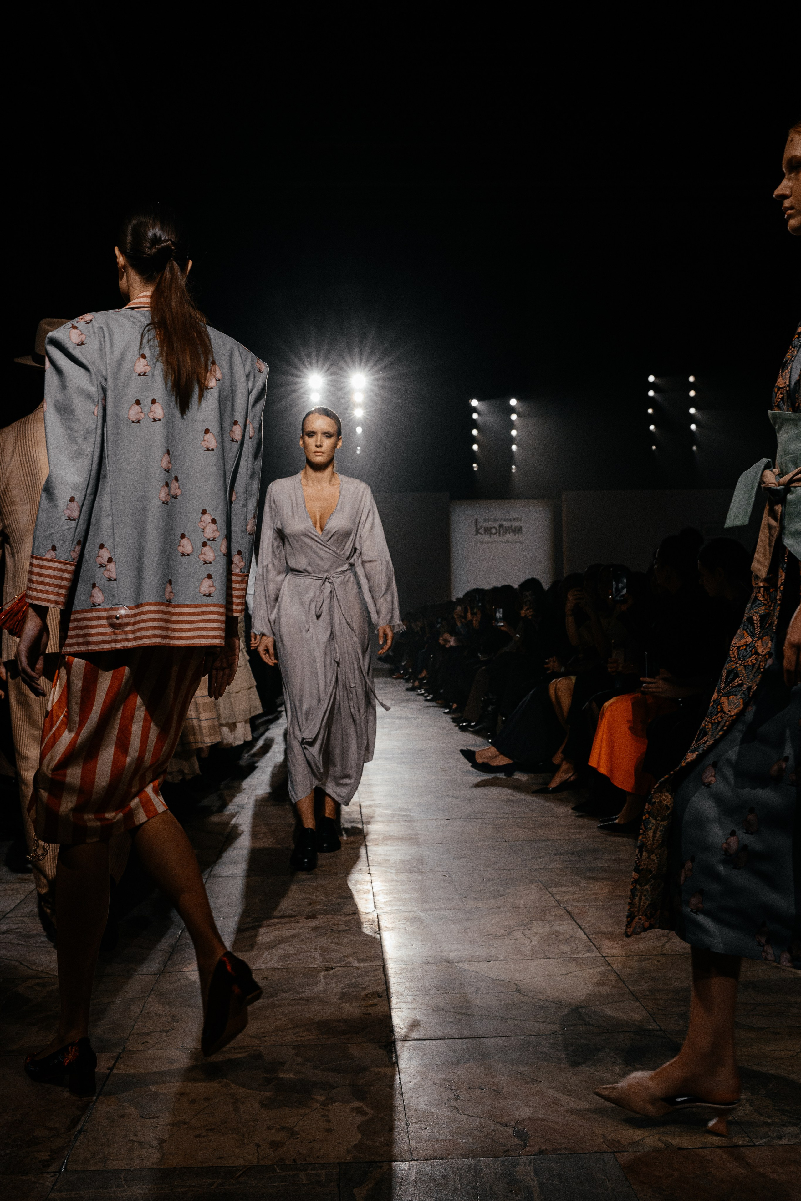 Показ Кирпичи. Коммерческий фотограф в Санкт-Петербурге Анна Кобзарь