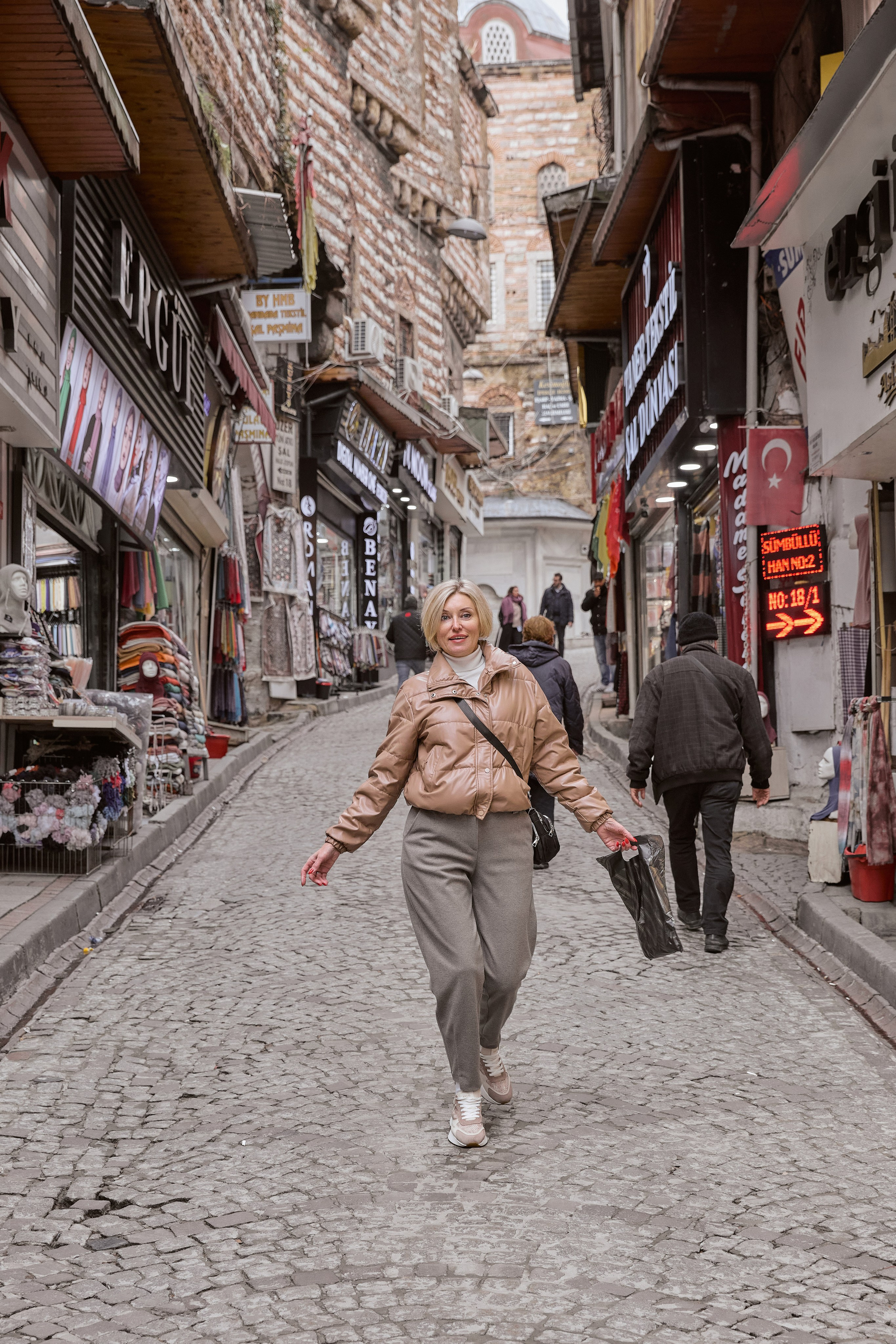 Стамбул — азиатская сторона. Фото департамент круизного лайнера Астория Гранде