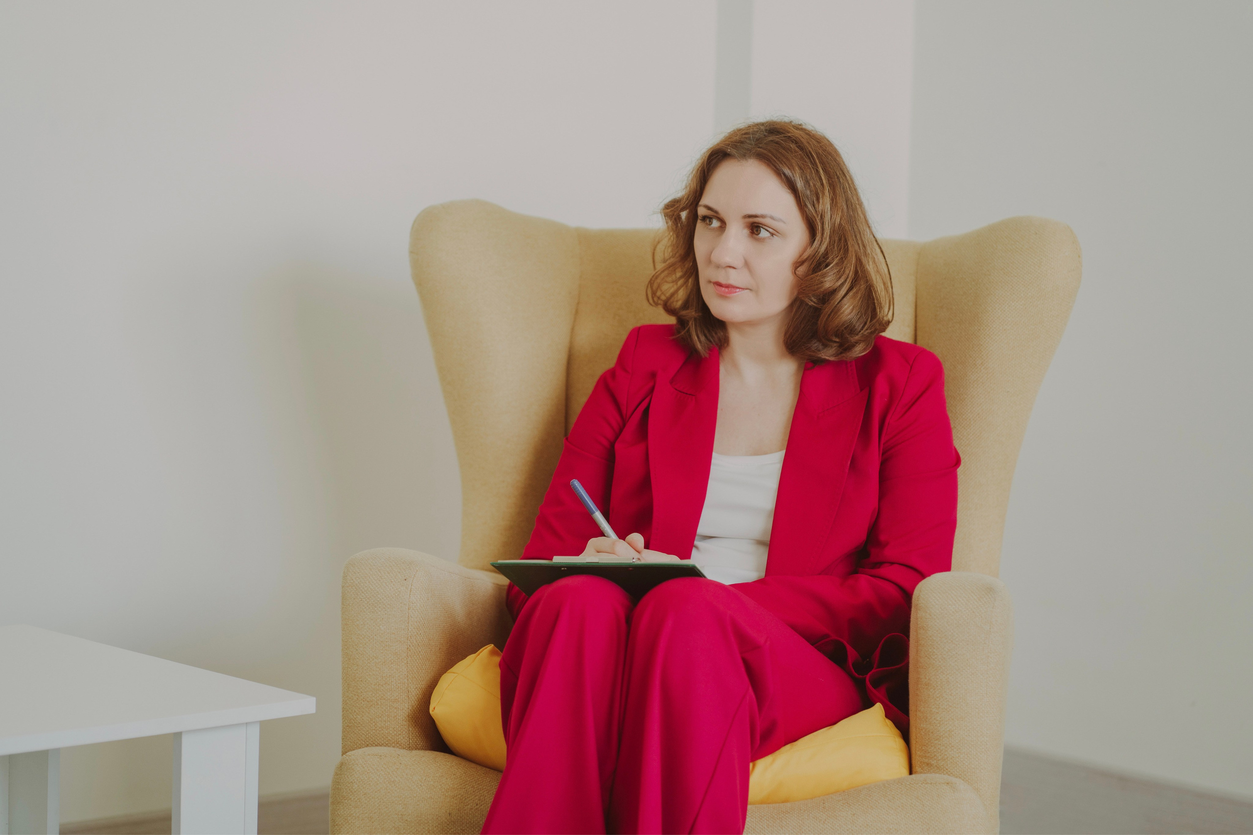 Запись подкаста с экспертом. Творческие фотосессии в Москве. Фотоальбом лидера группы ЯЛО