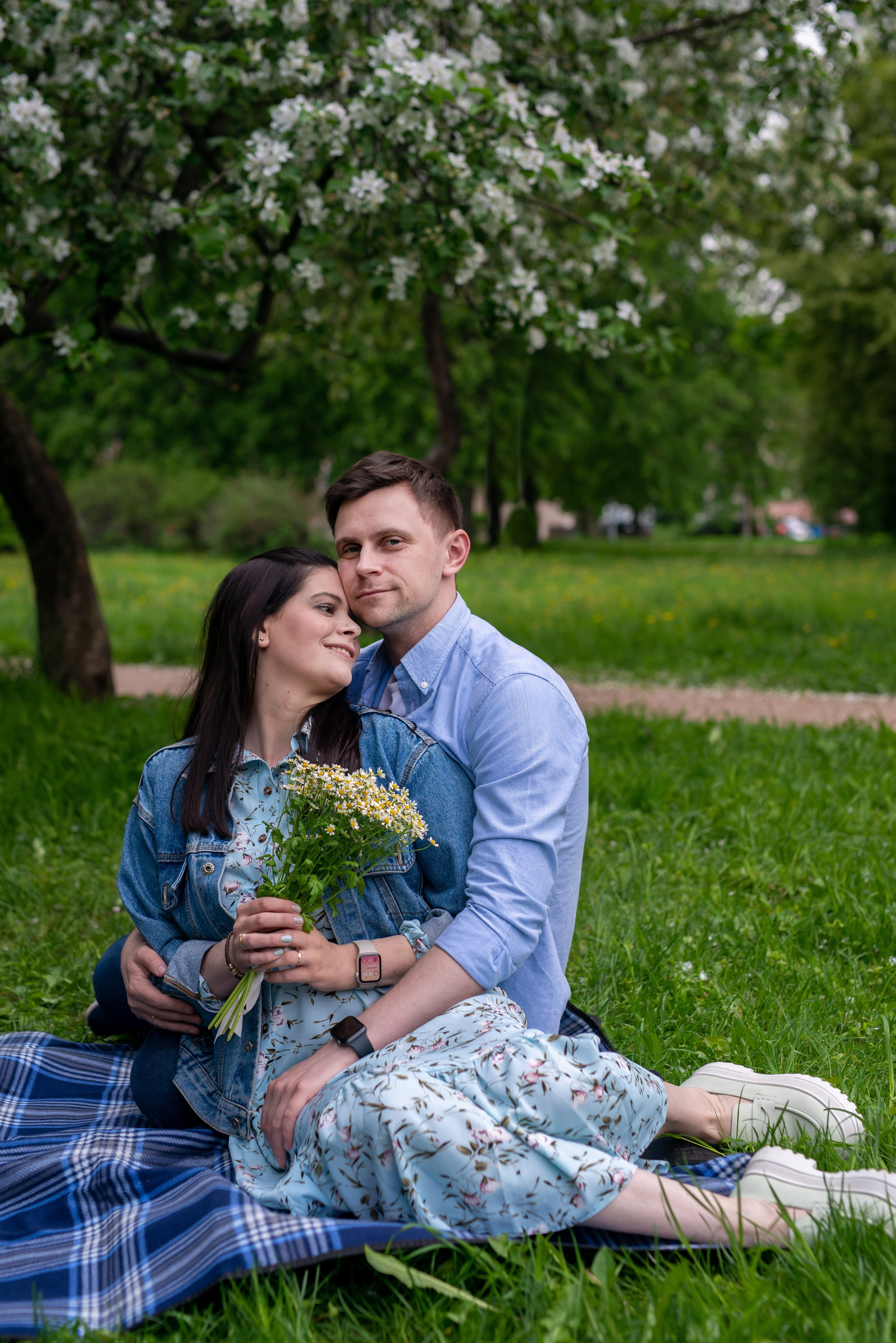 Наташа и Дима (фотосессия в цветущих садах). Портретный, семейный и свадебный фотограф в Санкт-Петербурге и в Пушкине Ширяев Денис
