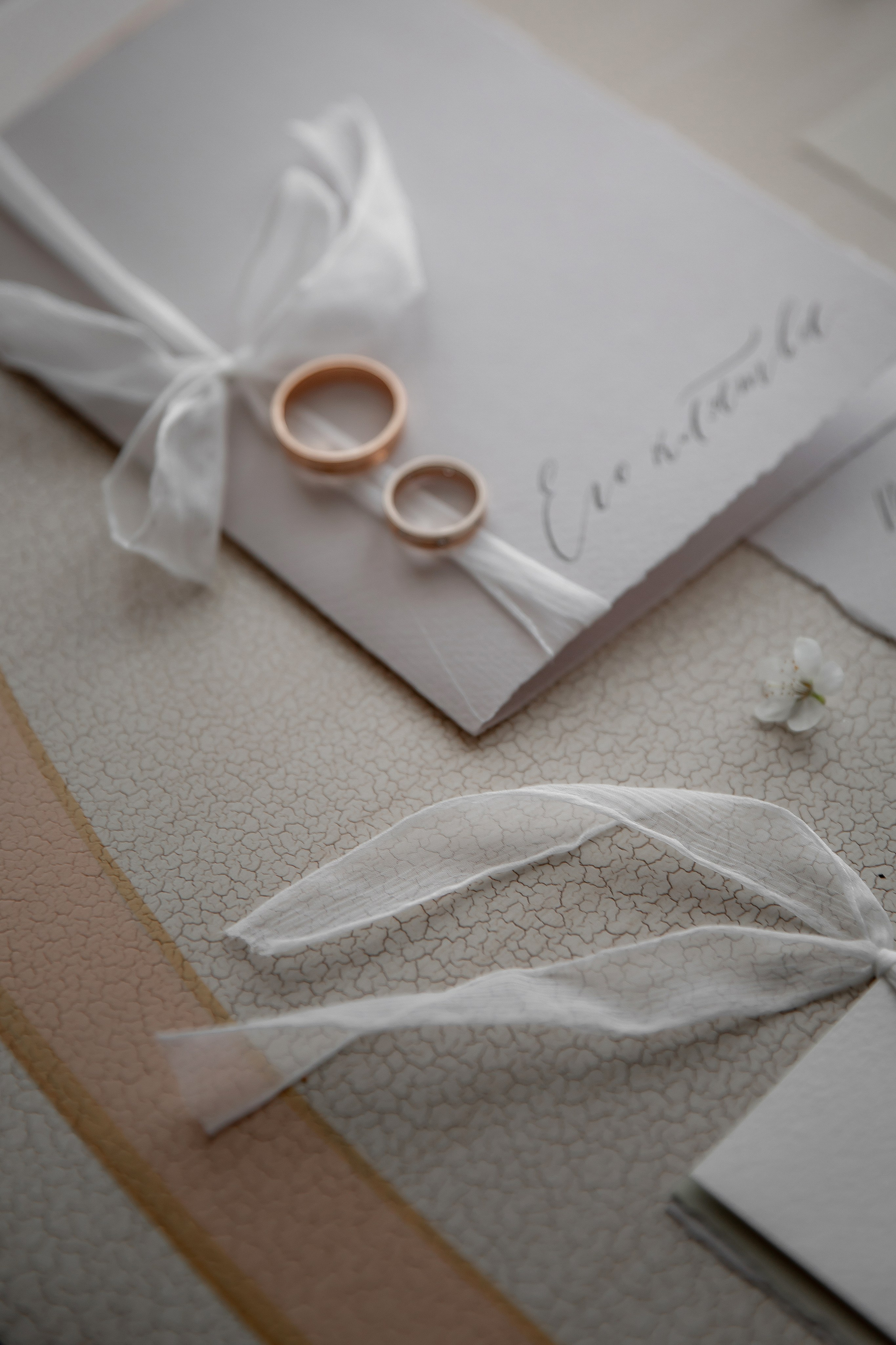 ОДНА ЛЮБОВЬ НА ДВОИХ. СВАДЕБНЫЙ ФОТОГРАФ В КРЫМУ И СЕВАСТОПОЛЕ