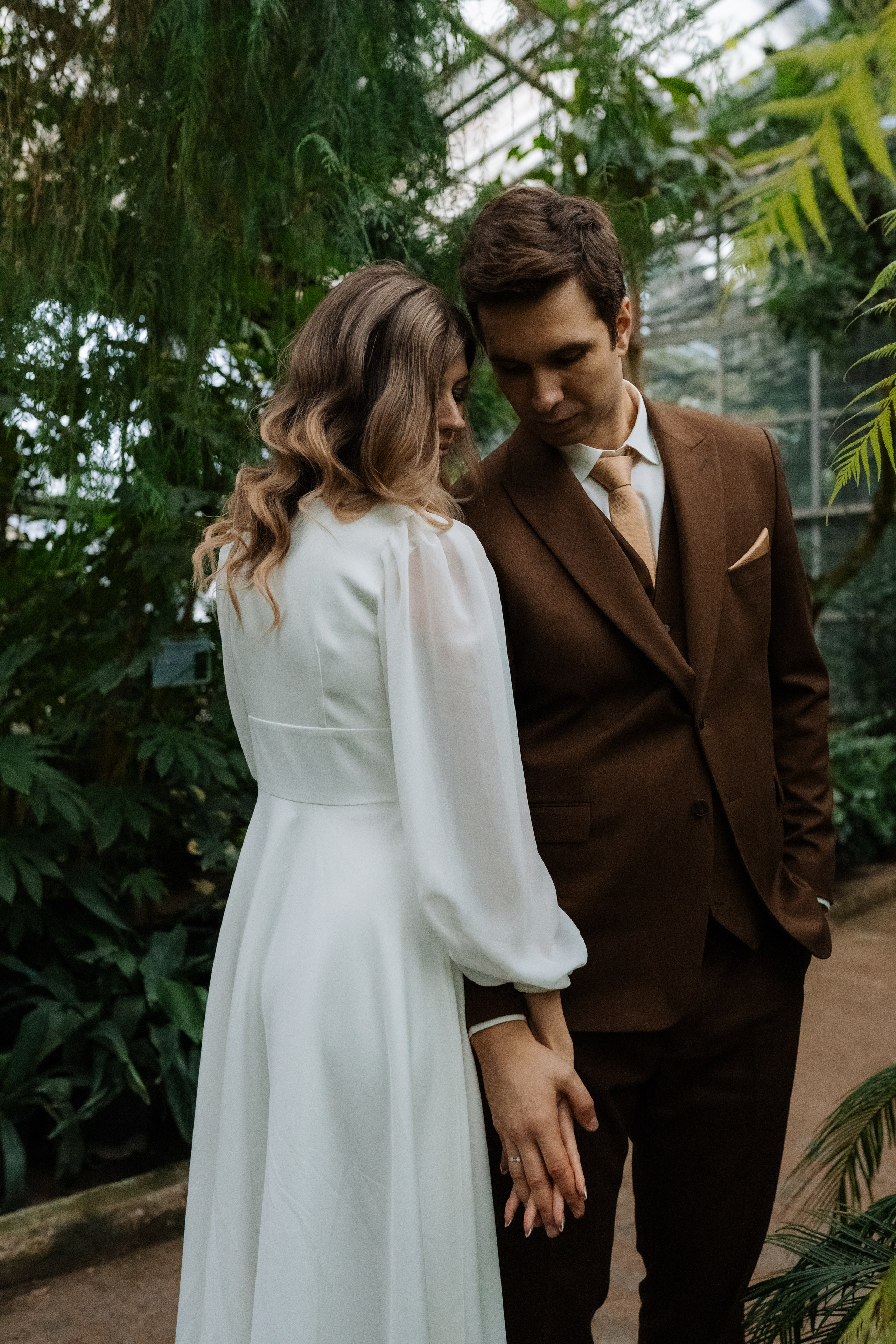 Свадебная фотосессия в оранжерее, Москва. Свадебный фотограф в Москве Анна Полушина