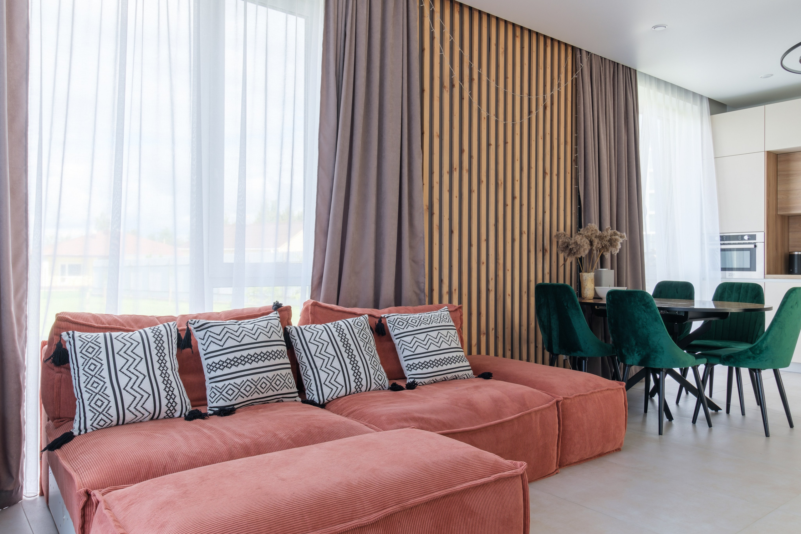 Двухэтажный дом, Вайя