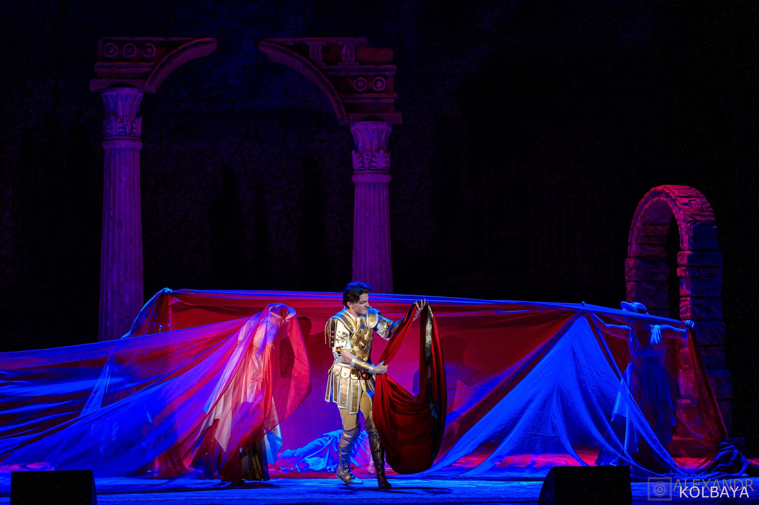 Фоторепортаж со спектакля Гладиатор в Театре Терезы Дуровой. Концертный и театральный репортажный фотограф в Москве Александр Колбая