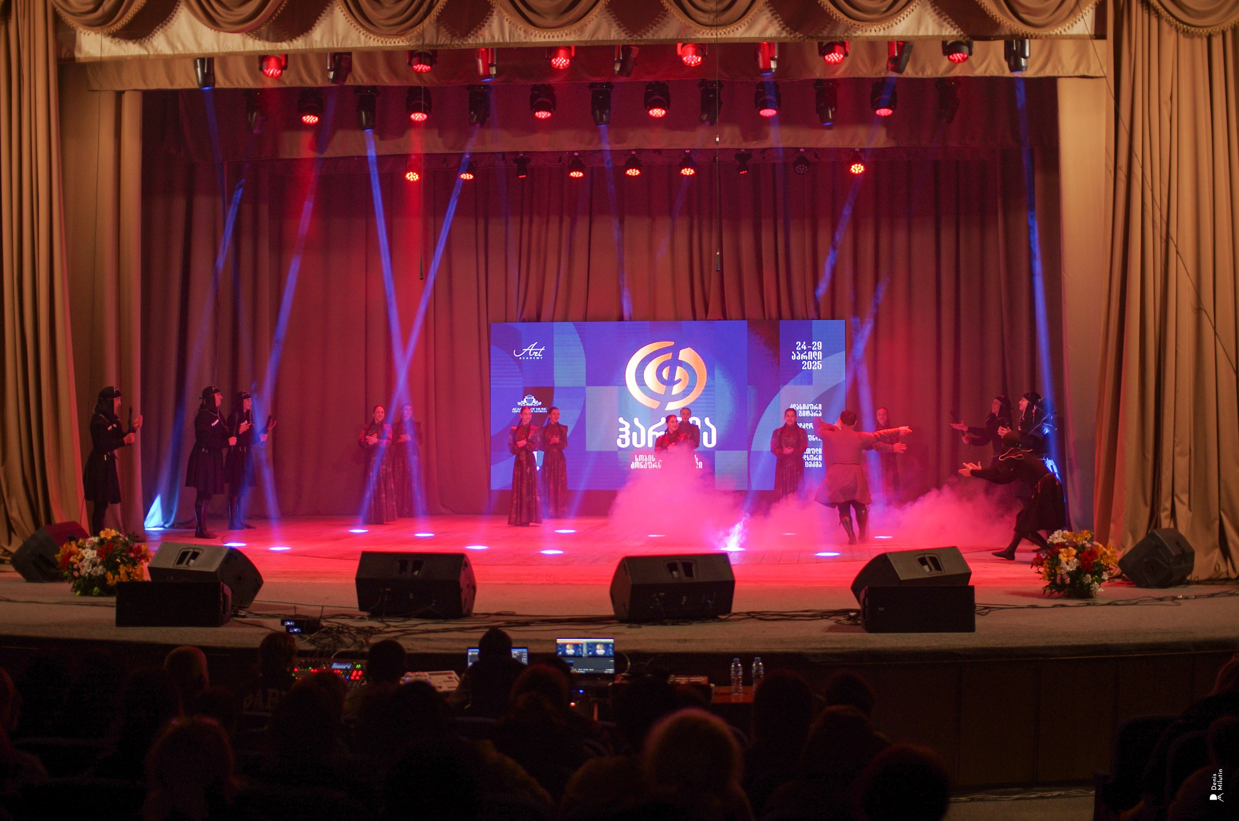 Танцы в Хоби. Портретный фотограф Денис Милютин