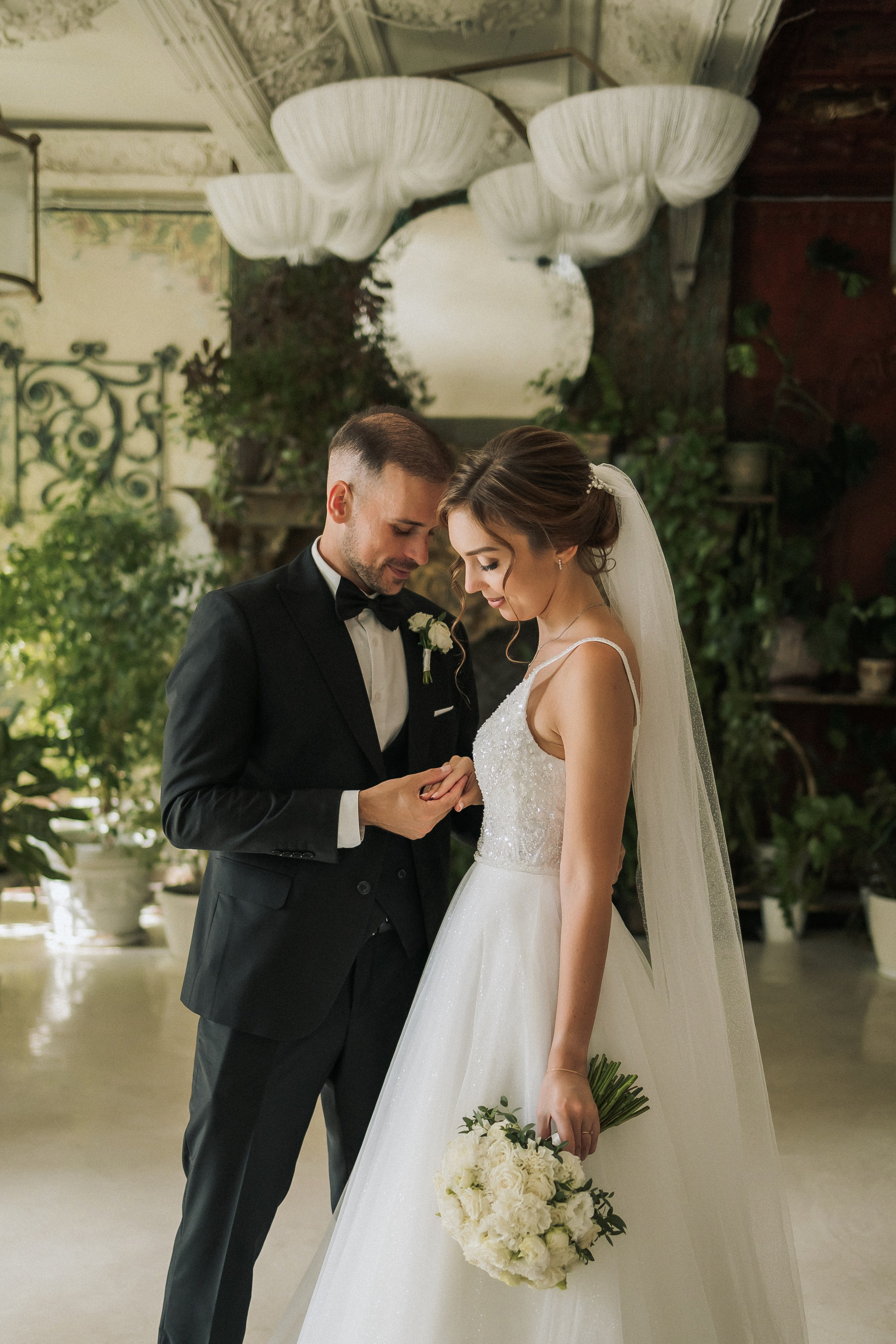 Свадебная прогулка Екатерины и Евгения. Свадебная фотография. Арина Рубах