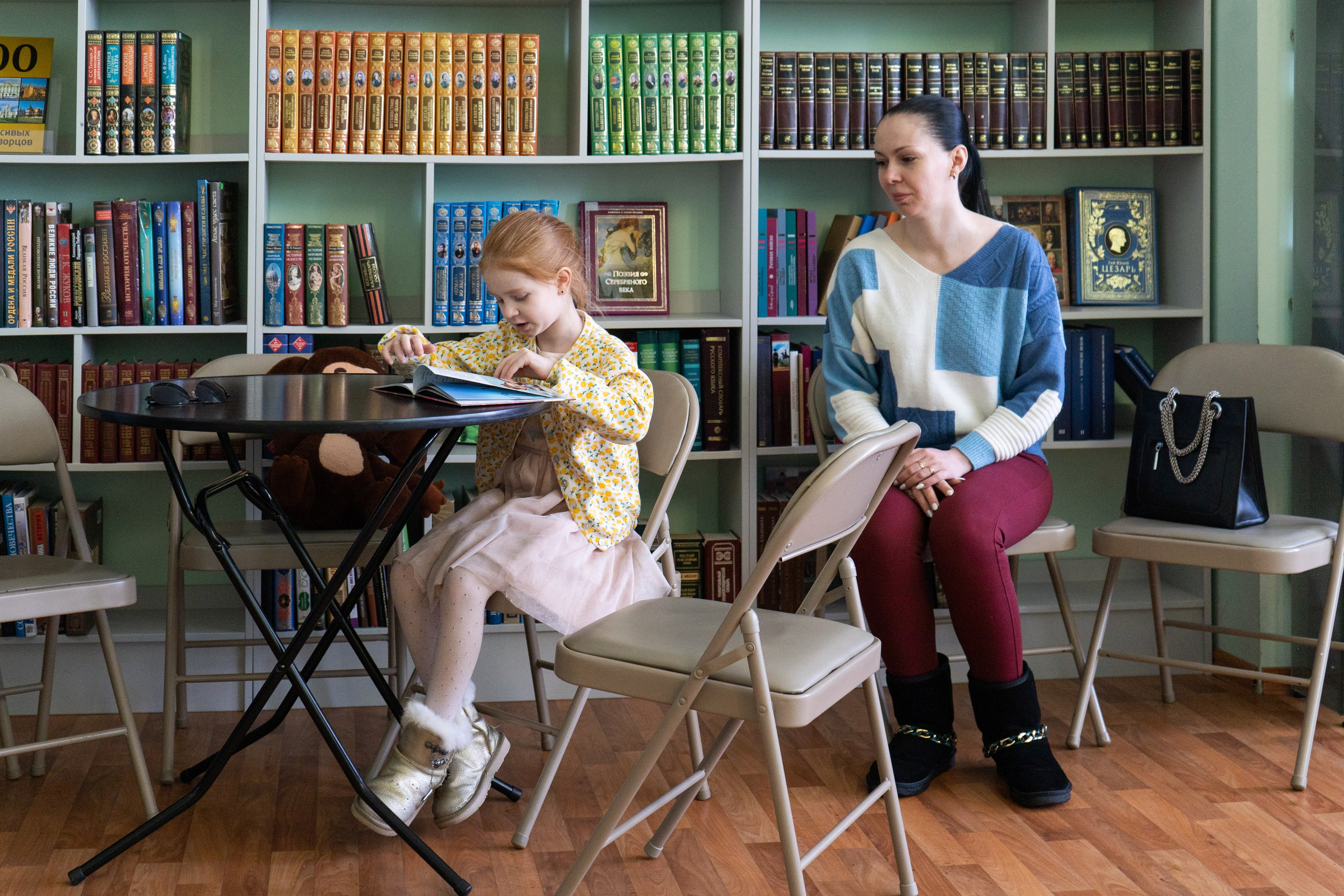 Награждение за конкурс рисунков «Берегите лес!». Фотограф Екатерина Зорина