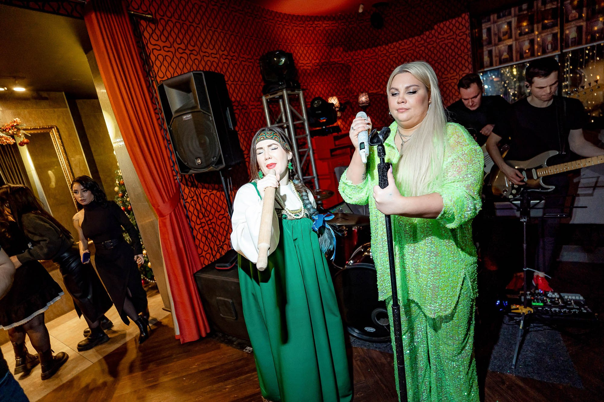 Новый год 2024 в Peoples. Сергей Кошкин. Репортажная и ивент-фотография в Сургуте