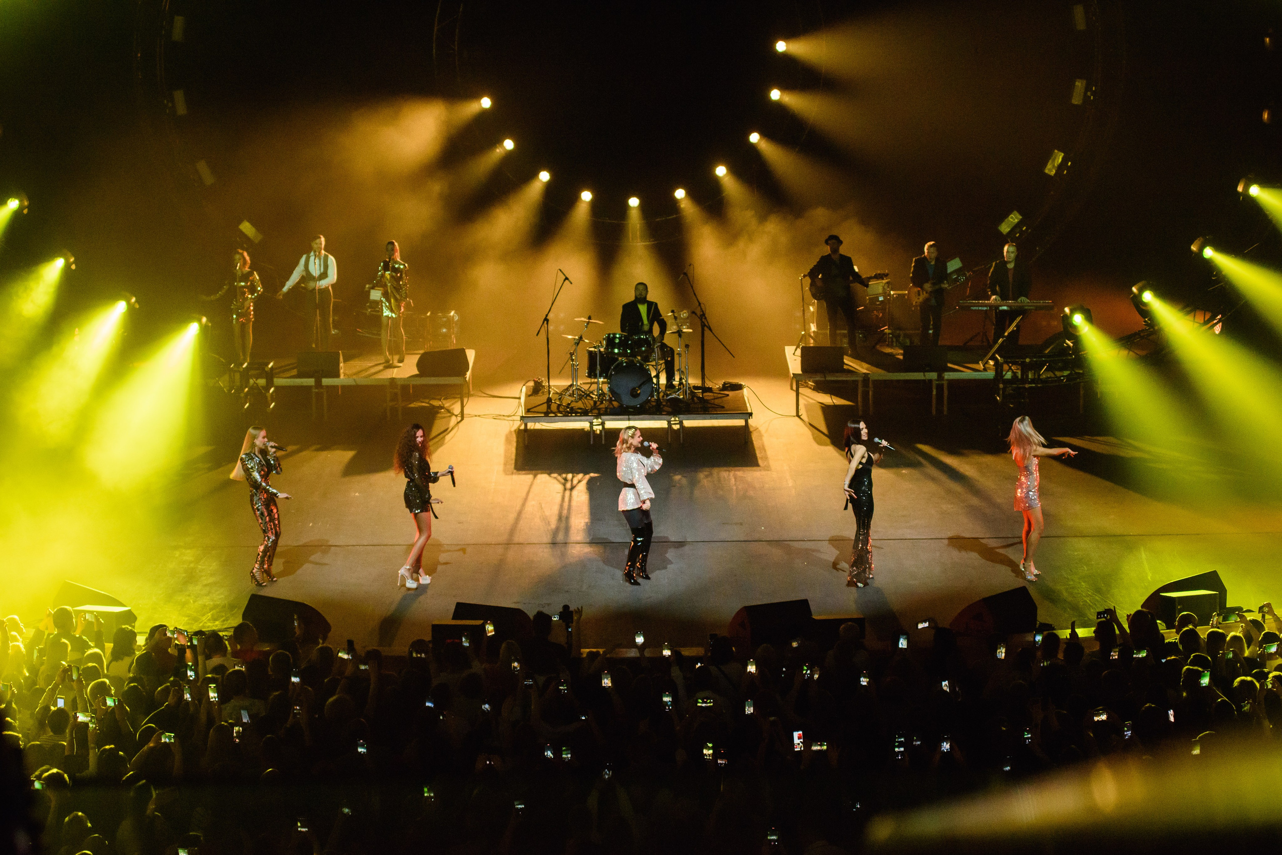 Дискотека 80-90-2000х — «Имена на все времена», Крокус Сити Холл. Бренд-фотограф для экспертов и блогеров в Москве Влада Горбовская