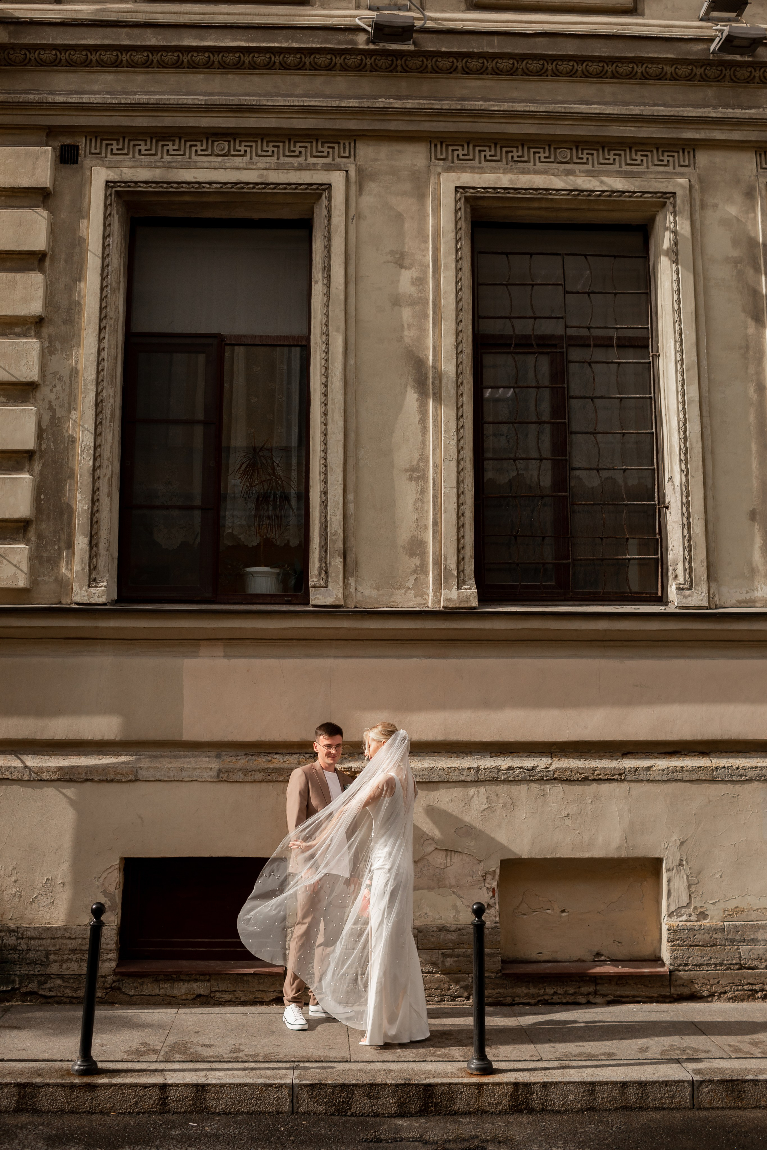 Свадебная фотосессия во дворцах Петербурга. Свадебный фотограф Кирилл Белый