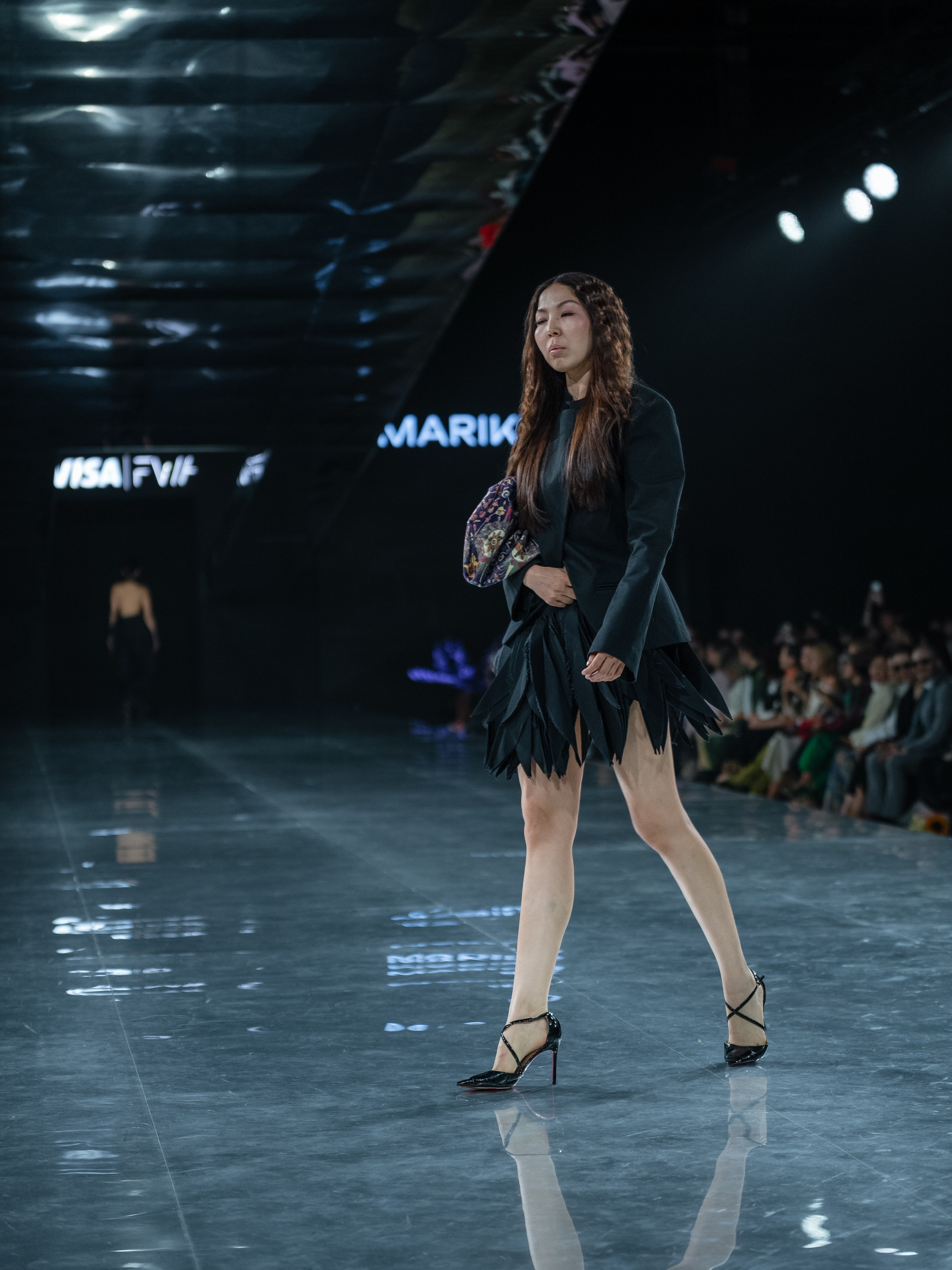 Visa Fashion Week Pre-Fall Mariko. Сайт Алматинского НЮ АРТ, будуар и фэшн фотографа Дениса Карпенко