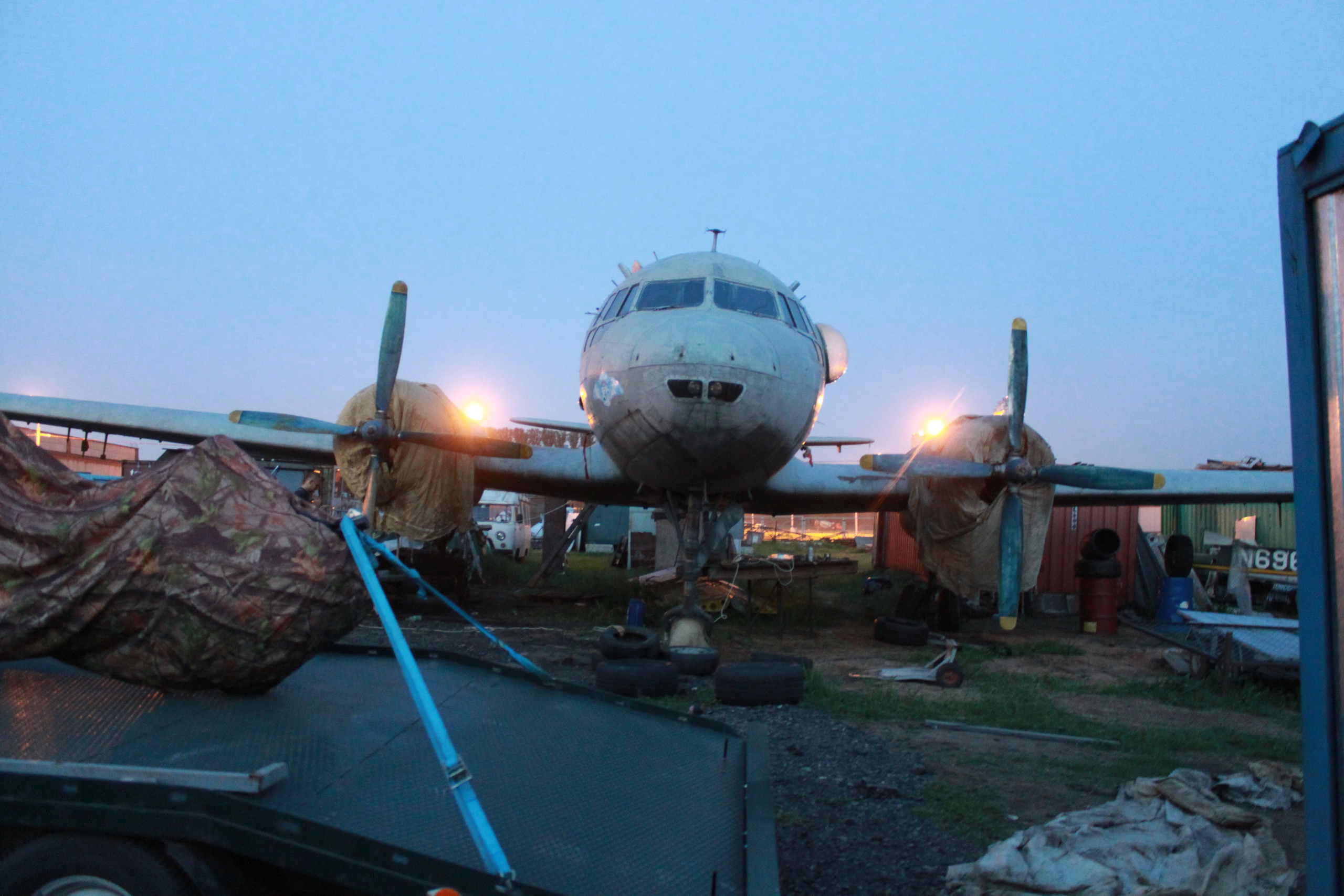 Ил-14Т «Голубая Мечта» работы в Тушино (2011 г.). Фотоальбом показывающий увлекательный мир авиации и мир медведей Андрея Иванова