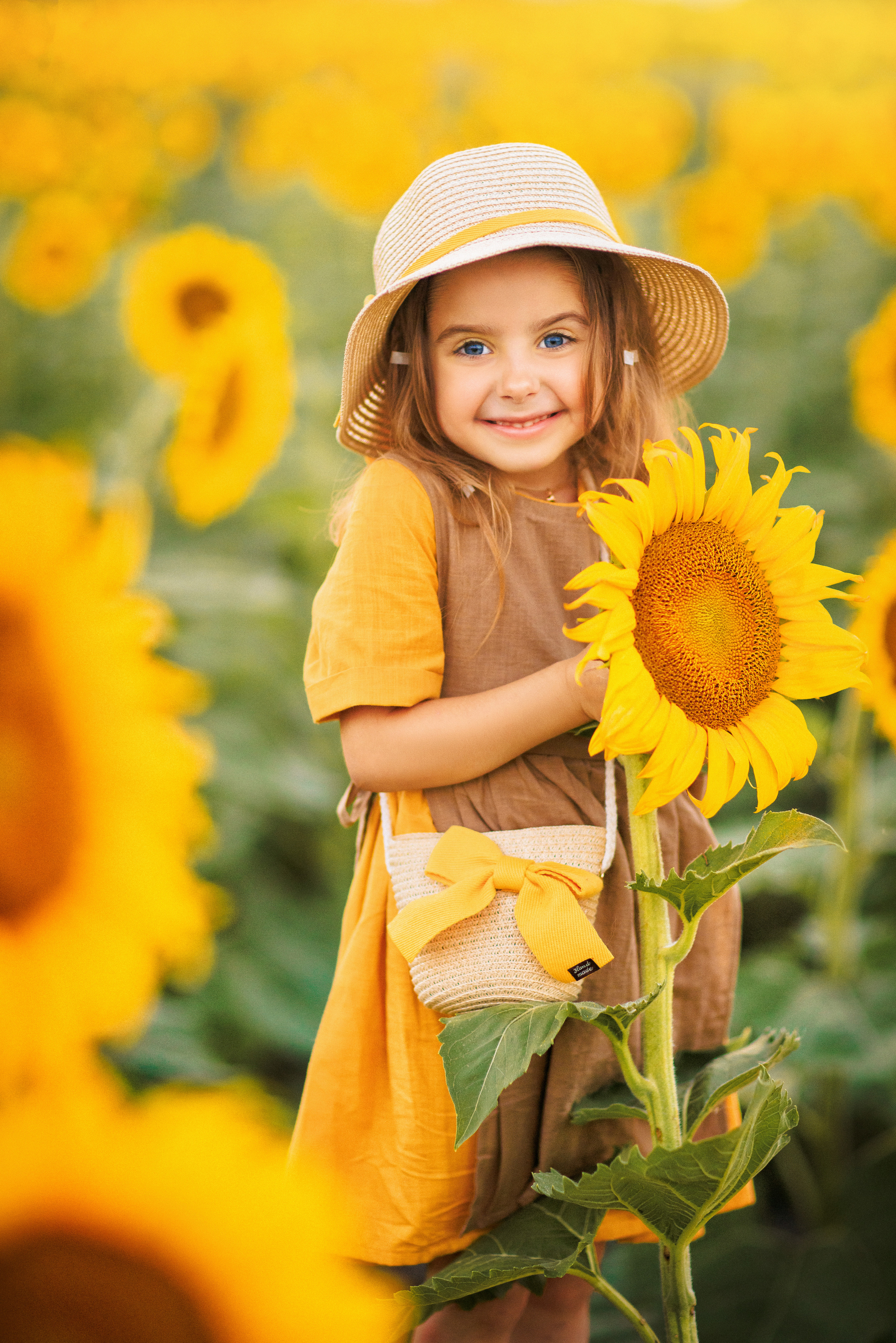 Фотосессия в подсолнухах в Краснодаре. Семейный и детский фотограф в Краснодаре Анна Трашкова