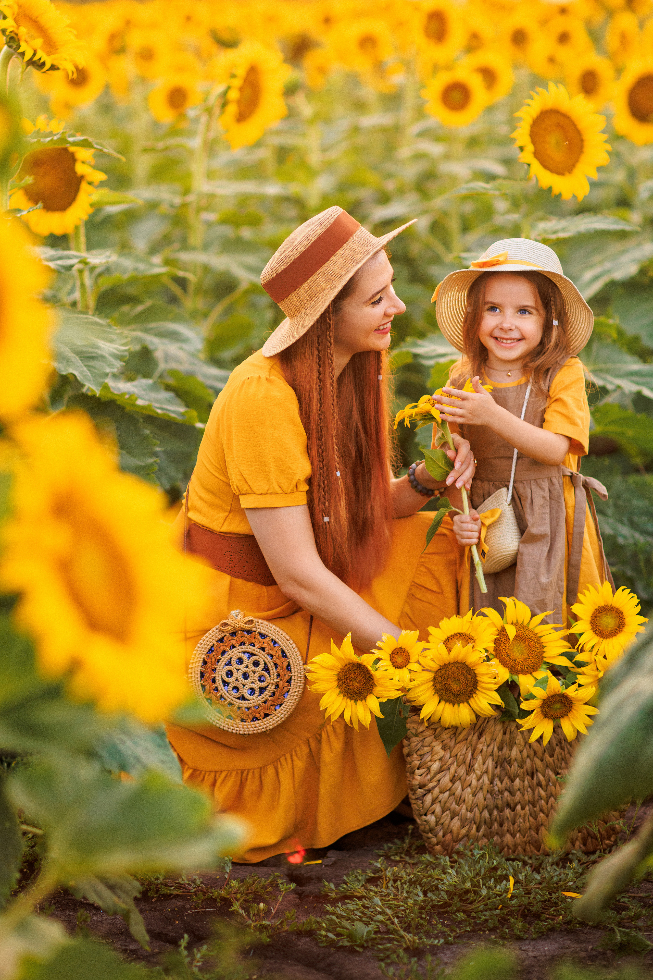Фотосессия в подсолнухах в Краснодаре. Семейный и детский фотограф в Краснодаре Анна Трашкова