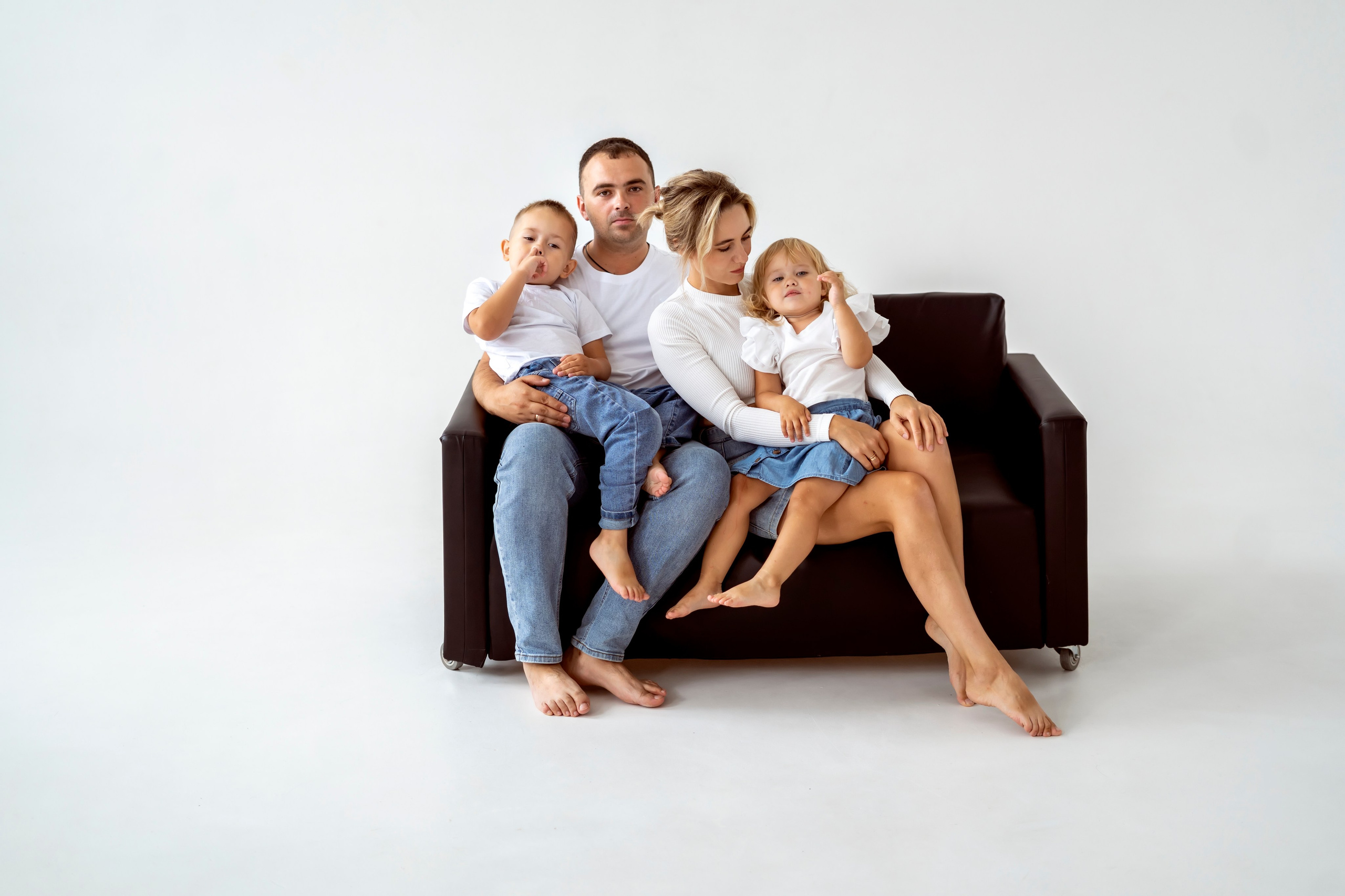 Семейная съёмка на циклораме. Семейный и детский фотограф в Хабаровске Анна Гриневич