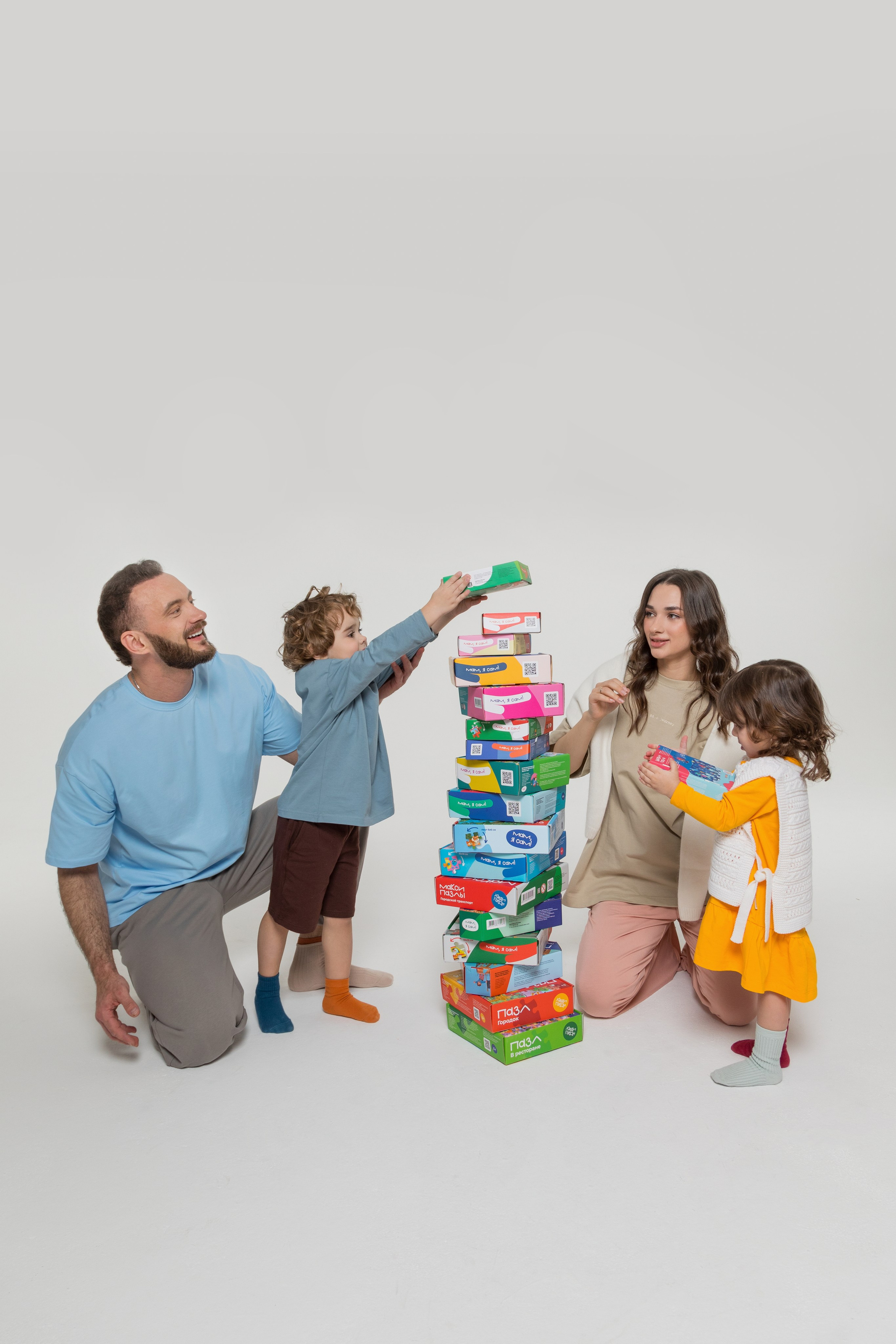 Имиджевая и каталожная съёмка для бренда детских пазлов. Детский и контент фотограф Надя Волкова Санкт-Петербург