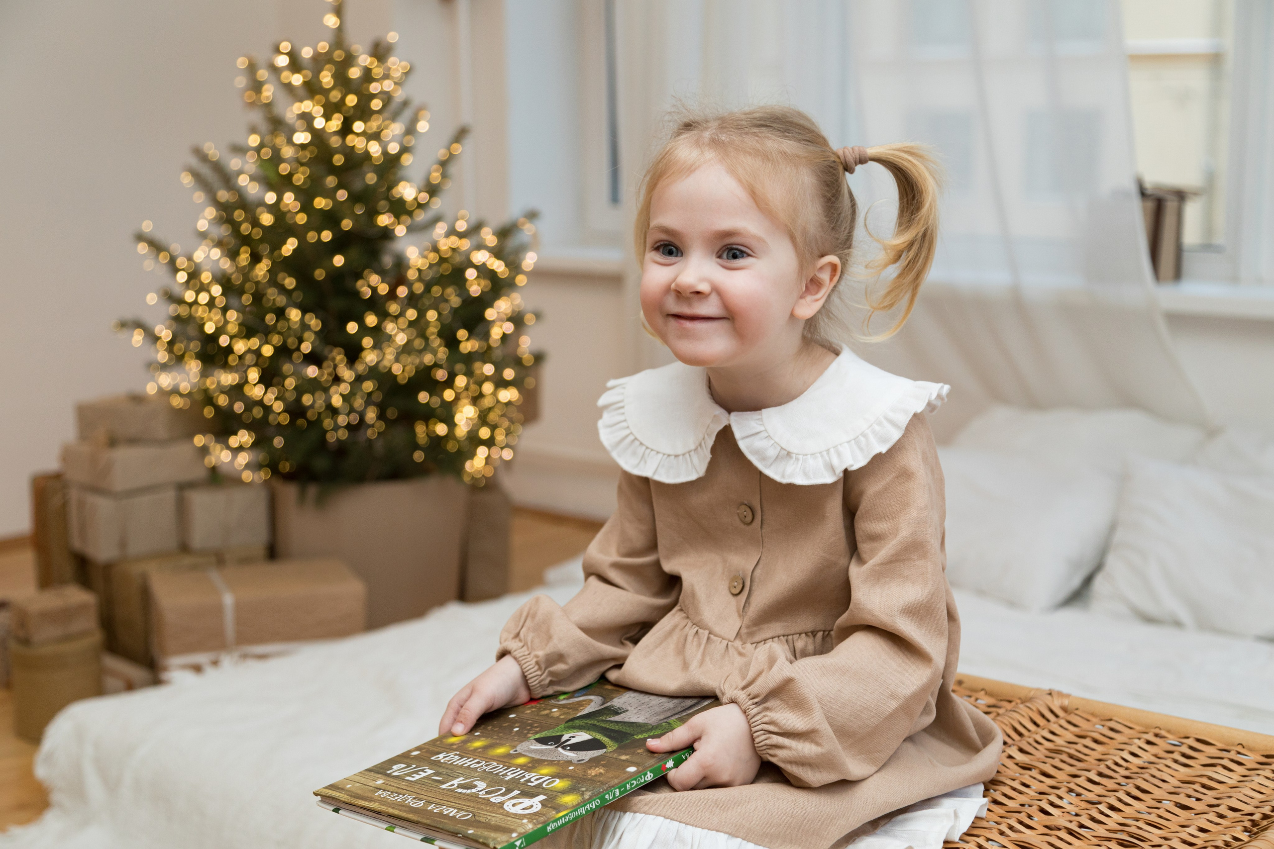 Семейная новогодняя студийная фотосессия. Детский и контент фотограф Надя Волкова Санкт-Петербург
