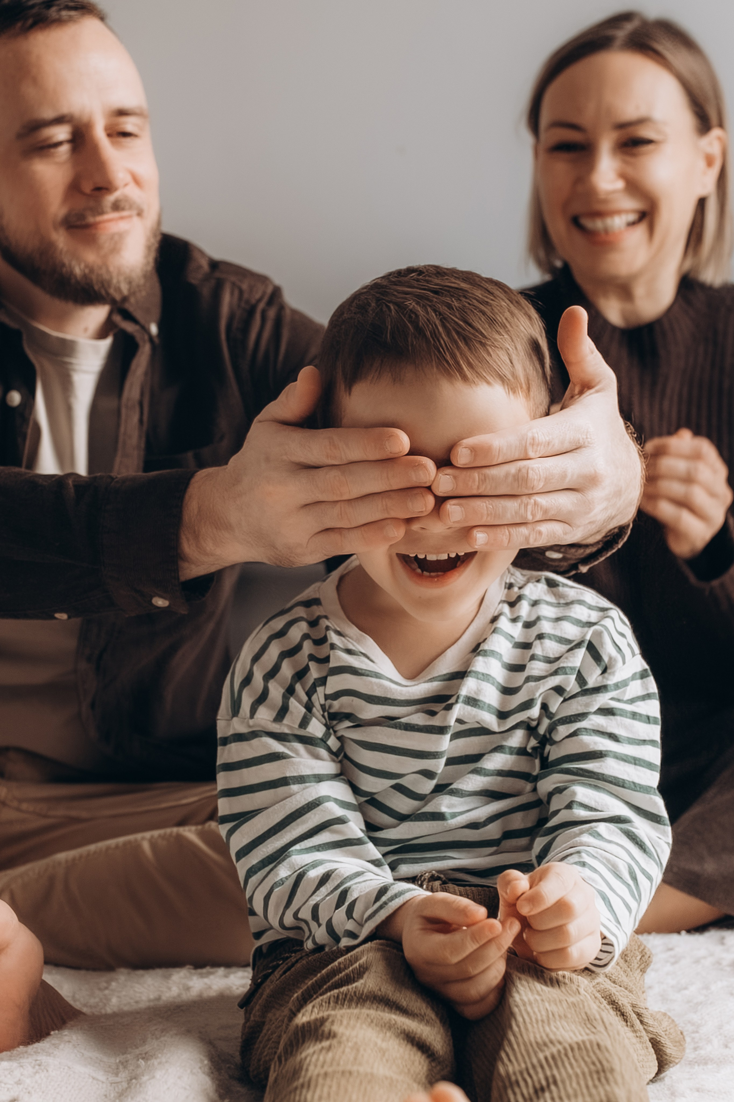 Séance famille à domicile. Photographe des familles et enfants à Nantes et alentours