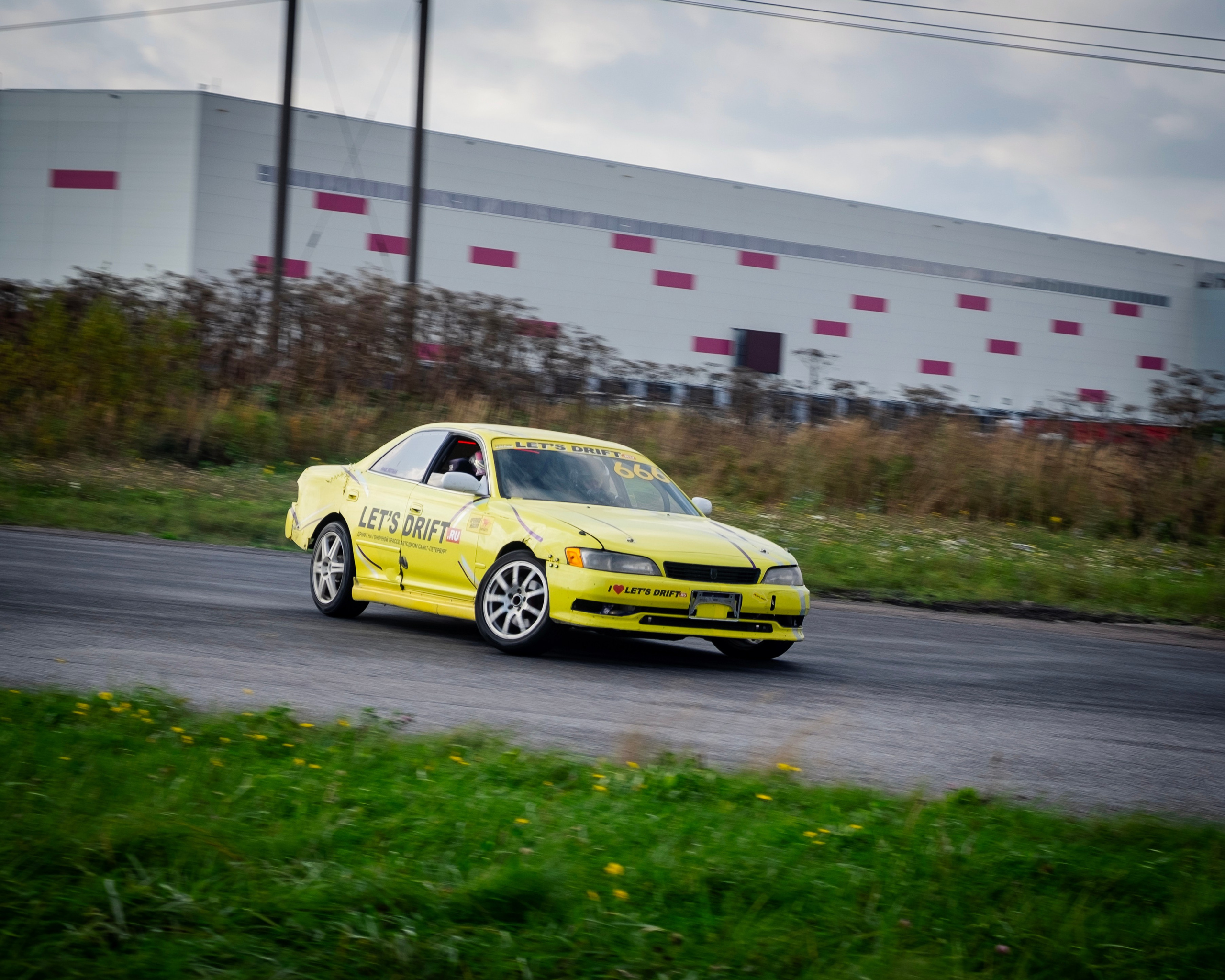 AUTODROM FEST 21.09.25. Автомобильные фотографии и рисунки в Санкт-Петербурги Пашков Дмитрий
